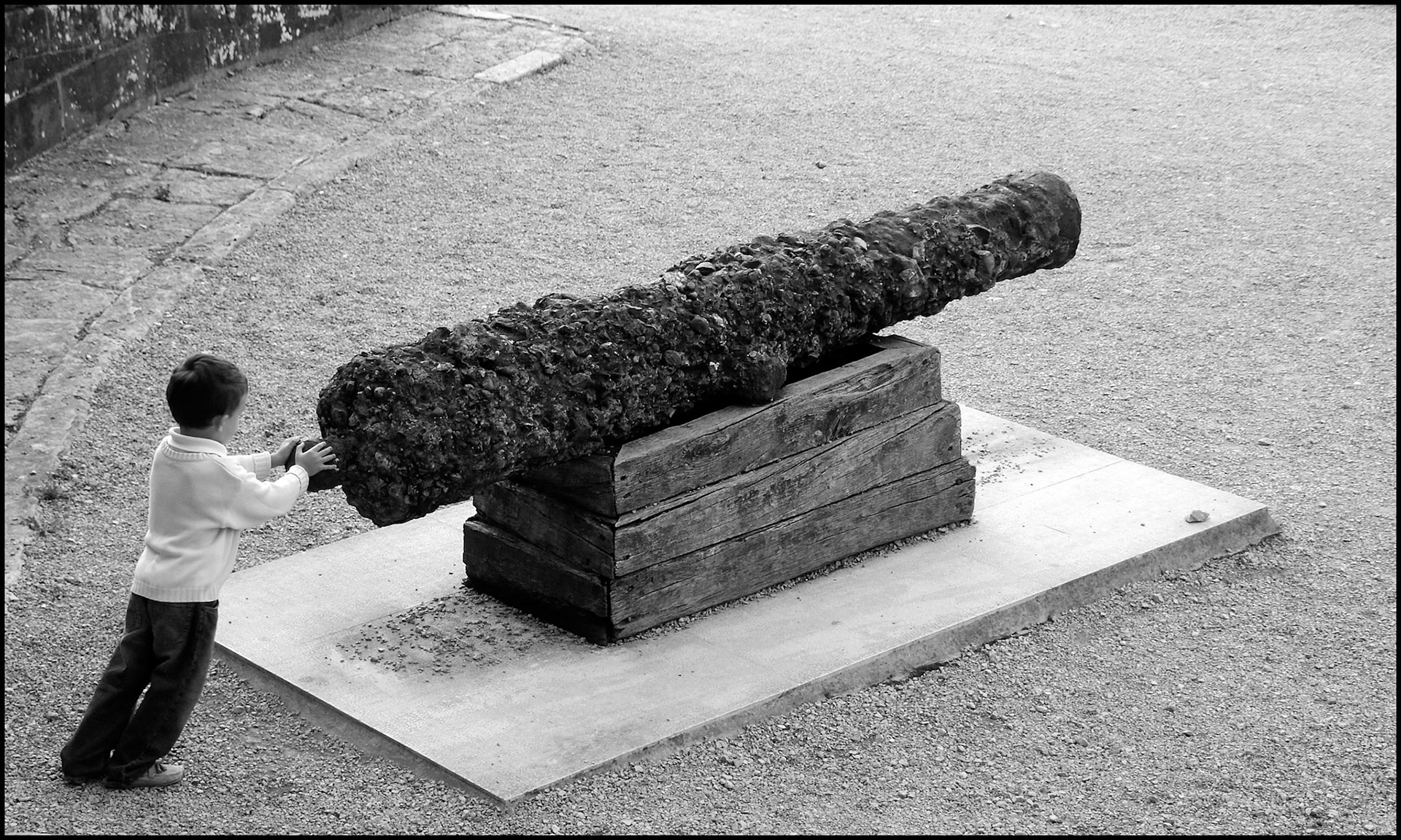 Cañón en el palacio de Sobrellano en Comillas. Ampliar