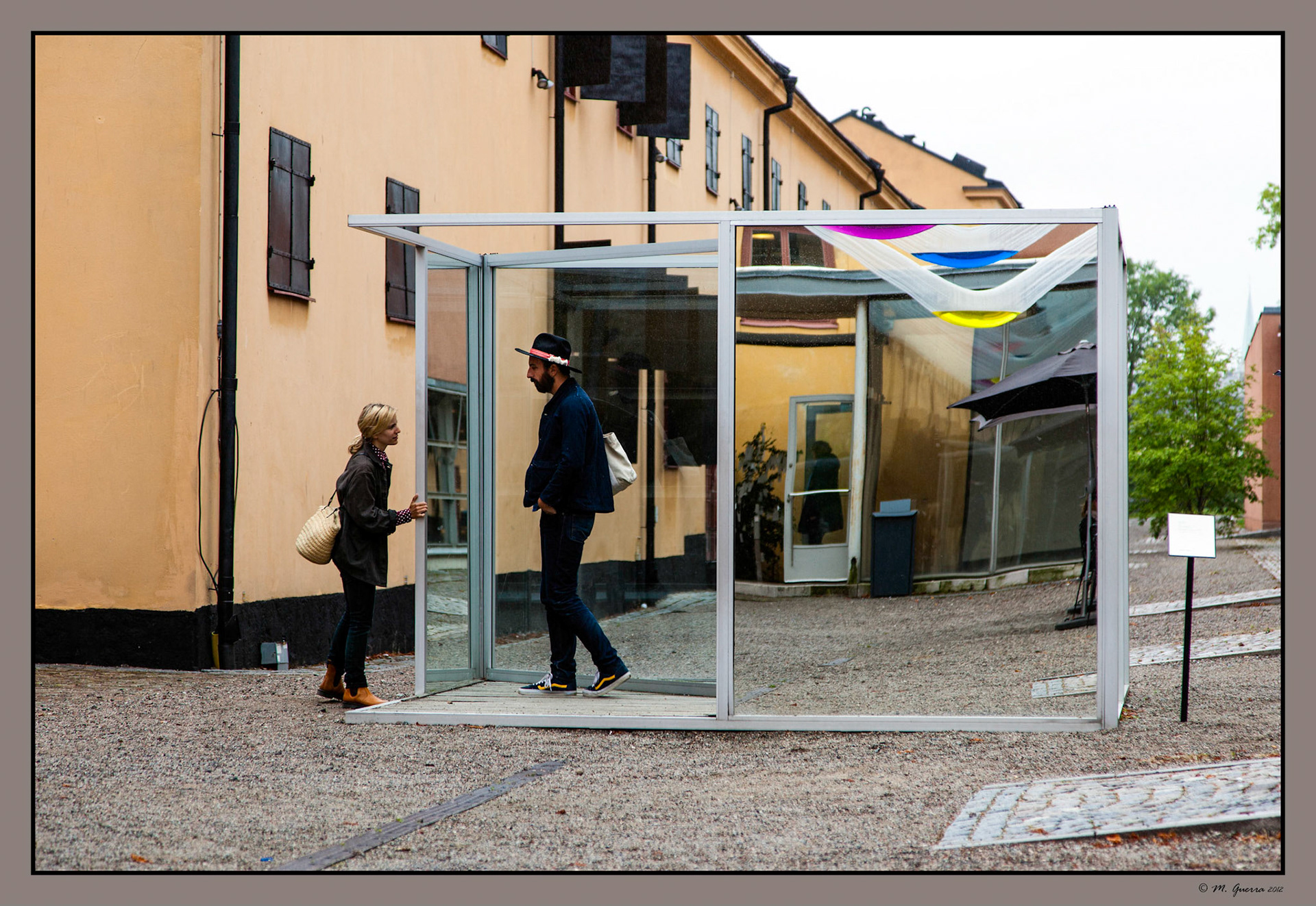 Espejo en el Museo de arte moderno en Skeppsholmen en Estocolmo. Ampliar