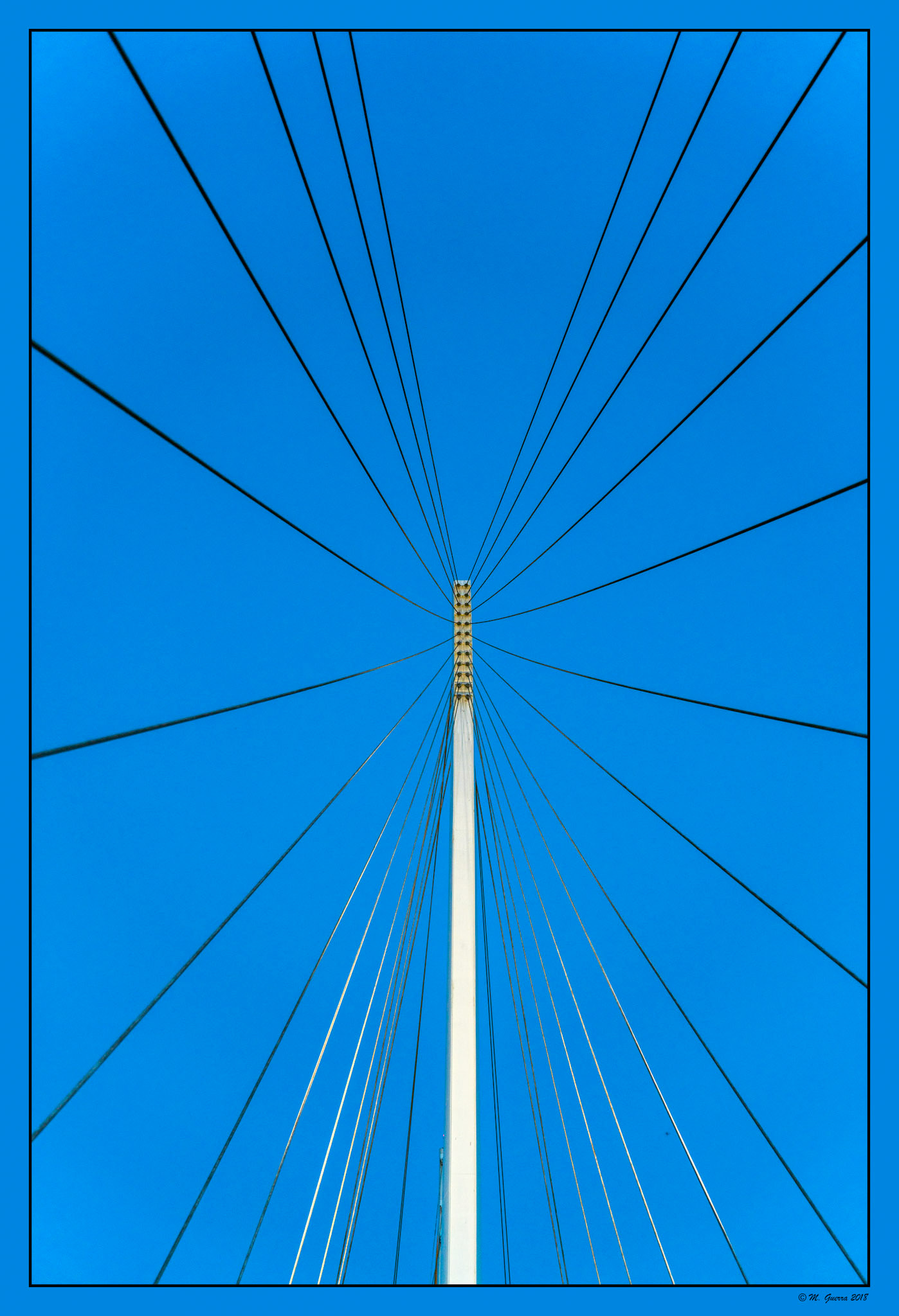 Tirantes de un puente en La Spezia. Ampliar. 100ASA