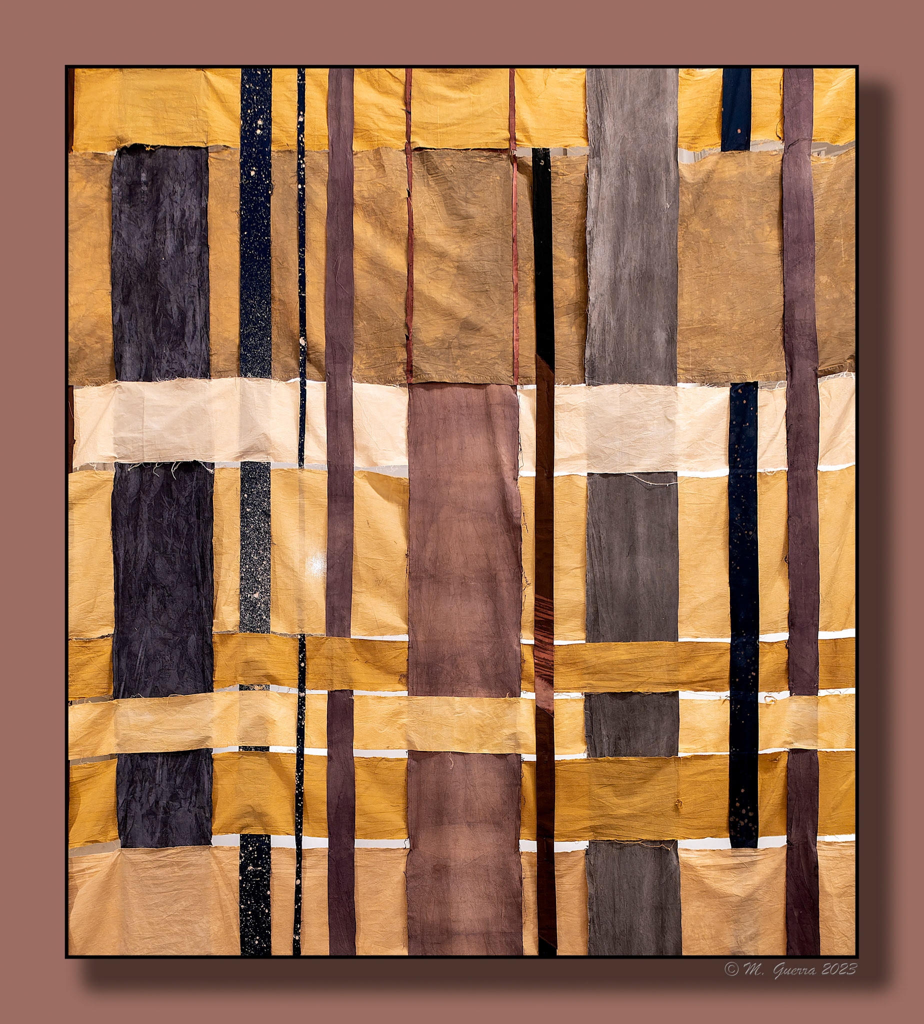 Obra de arte con los colores de distintos tipos de árbol del País Vasco en un museo de Arévalo. 100ASA