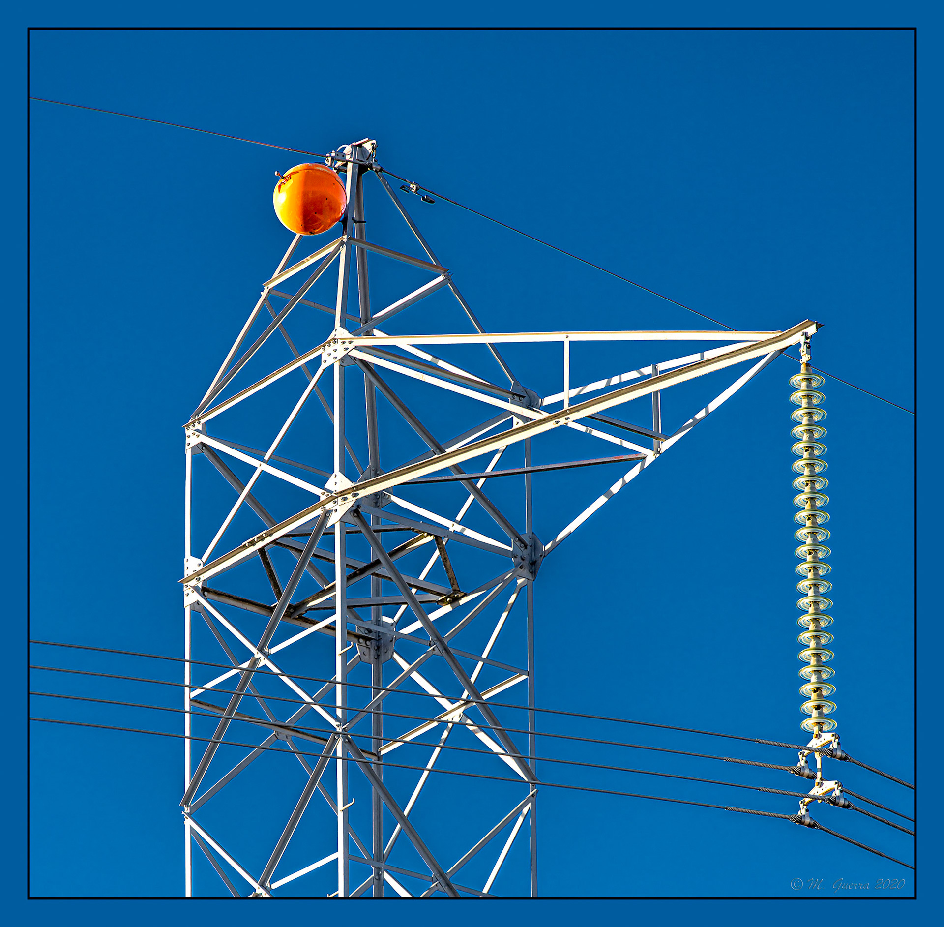 Torre eléctrica en Muga. Ampliar
