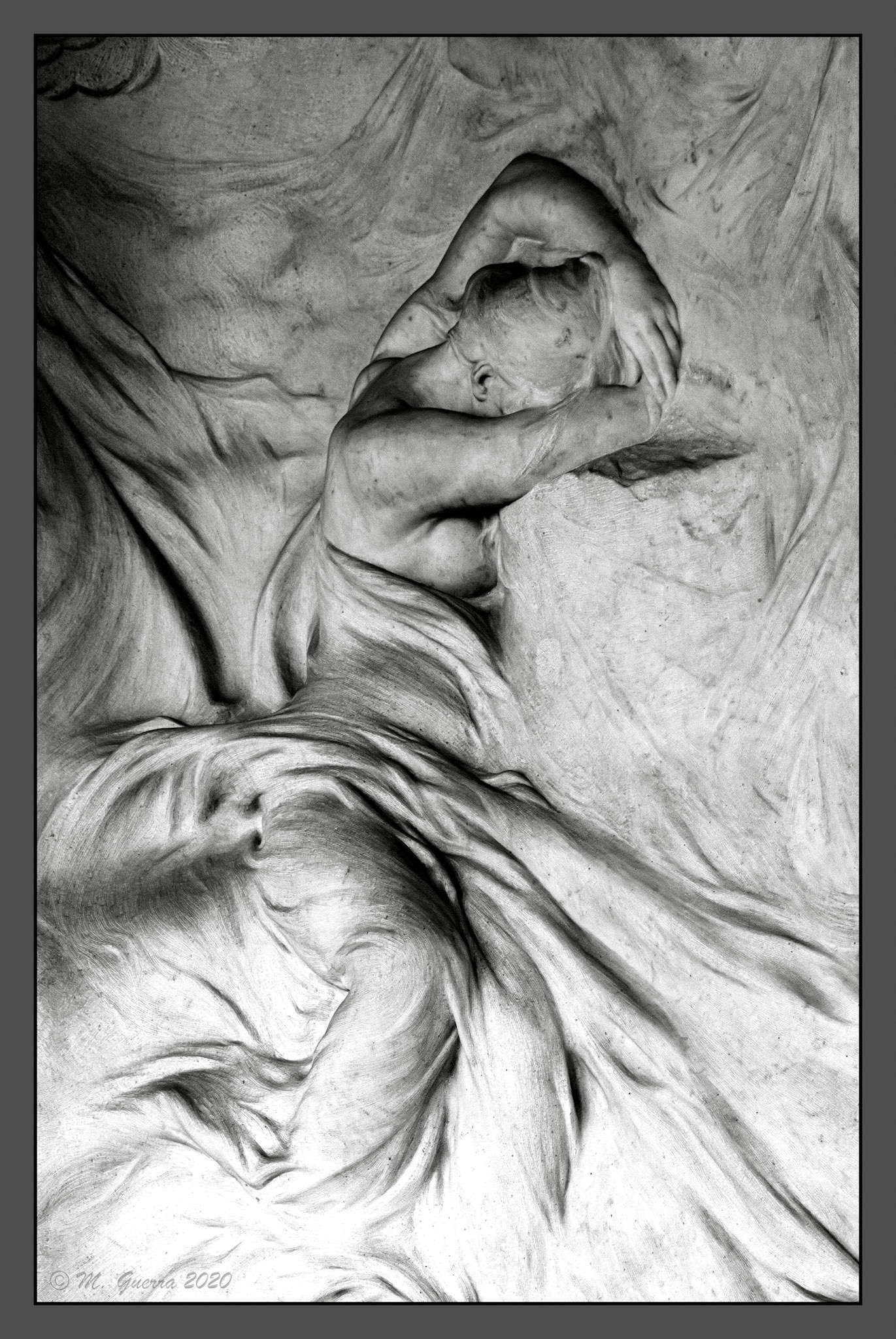 Altorrelieve en el Panteón de Hombres Ilustres. Ampliar