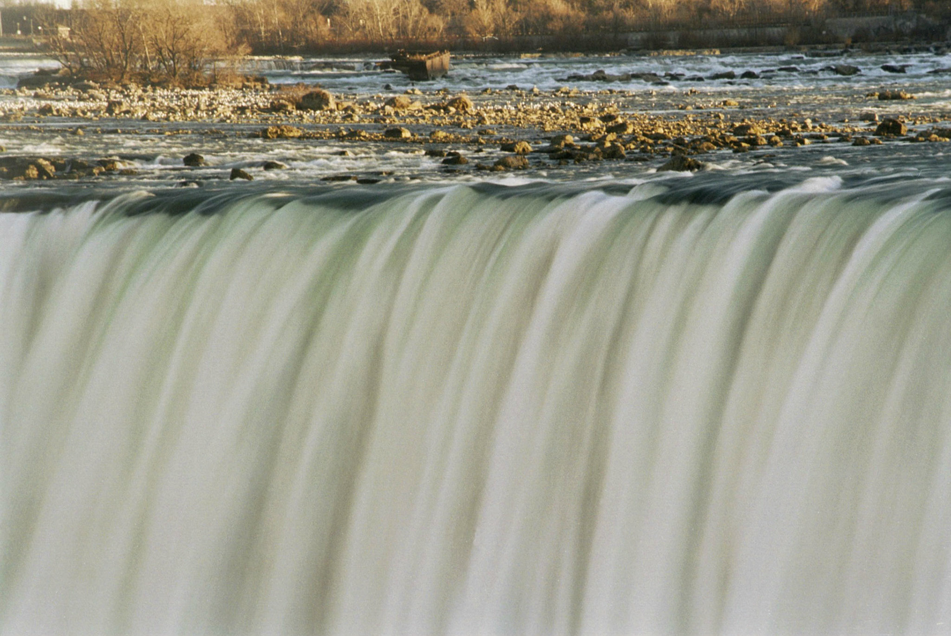 Las cataratas del Niágara desde el lado canadiense. Ampliar
