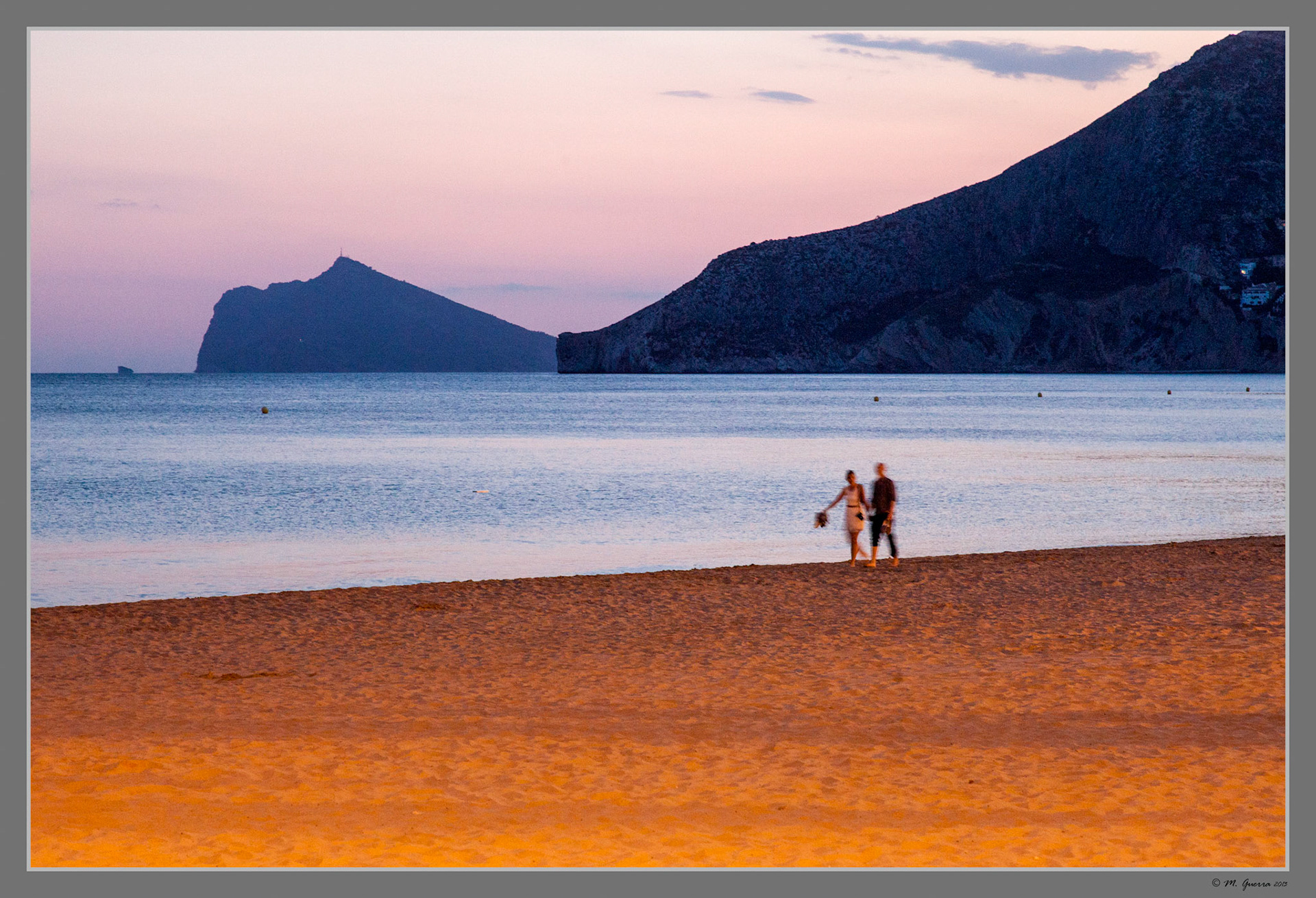 La playa de Calpe al atardecer. Ampliar