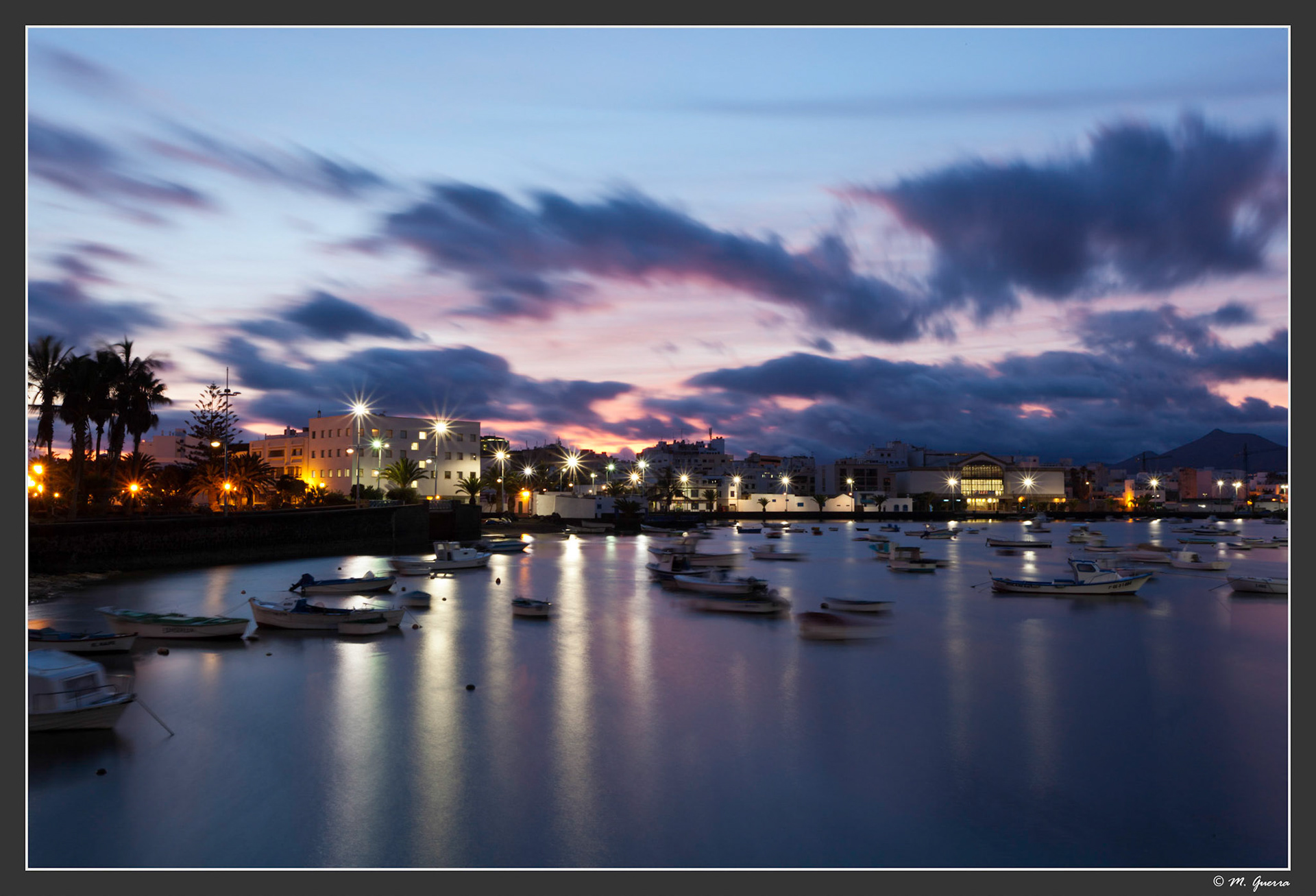 El Charco en Arrecife, Lanzarote. Larga exposición. Ampliar