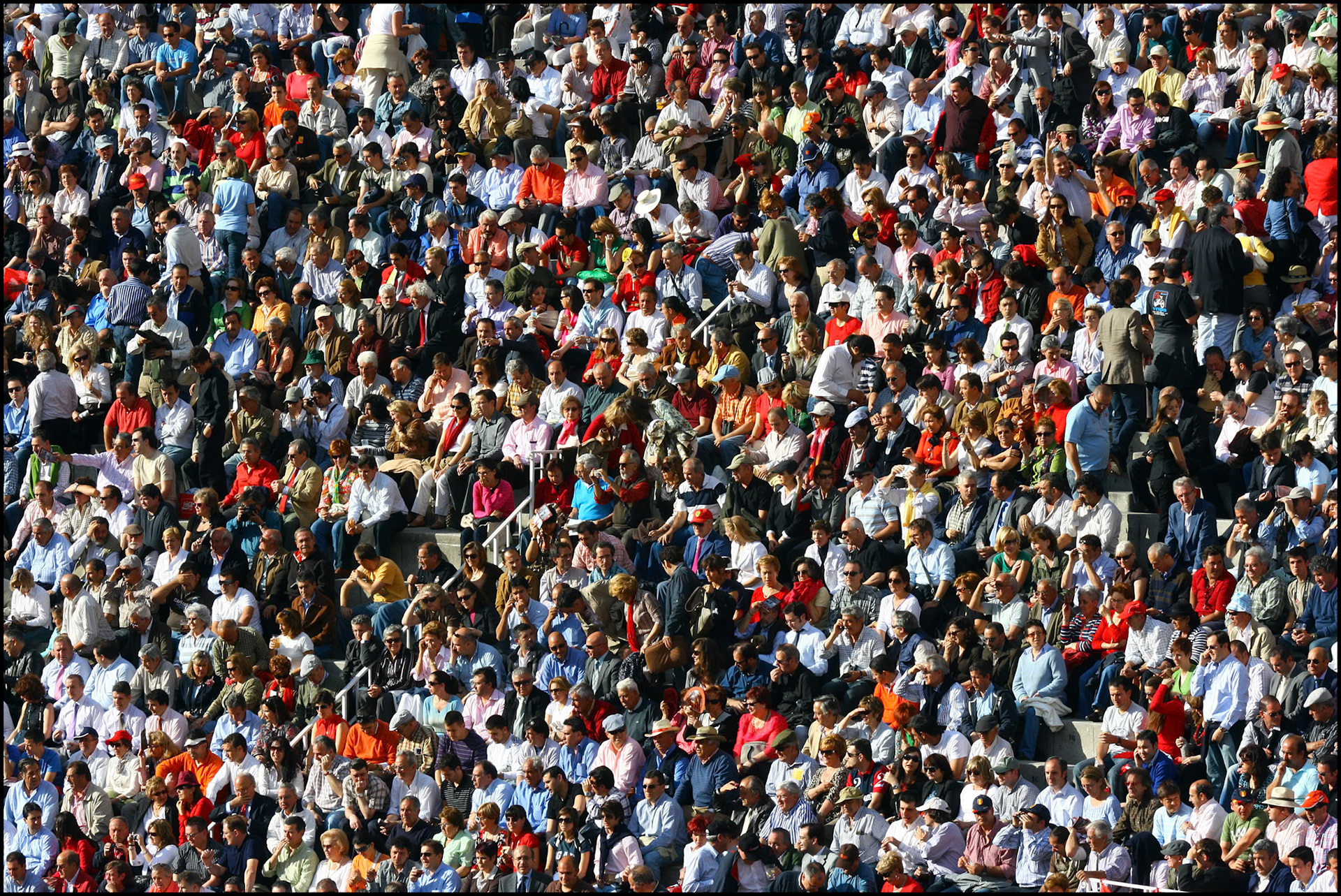 El público en la Plaza de las Ventas. Ampliar. 100ASA