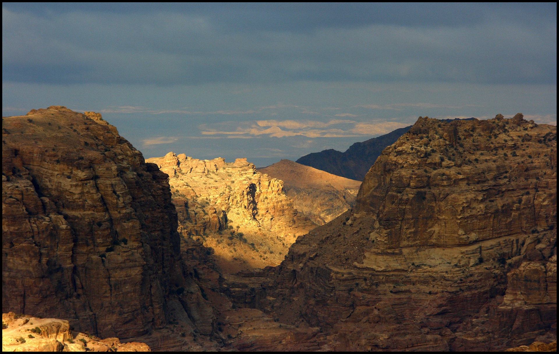 Petra. Ampliar. 100ASA
