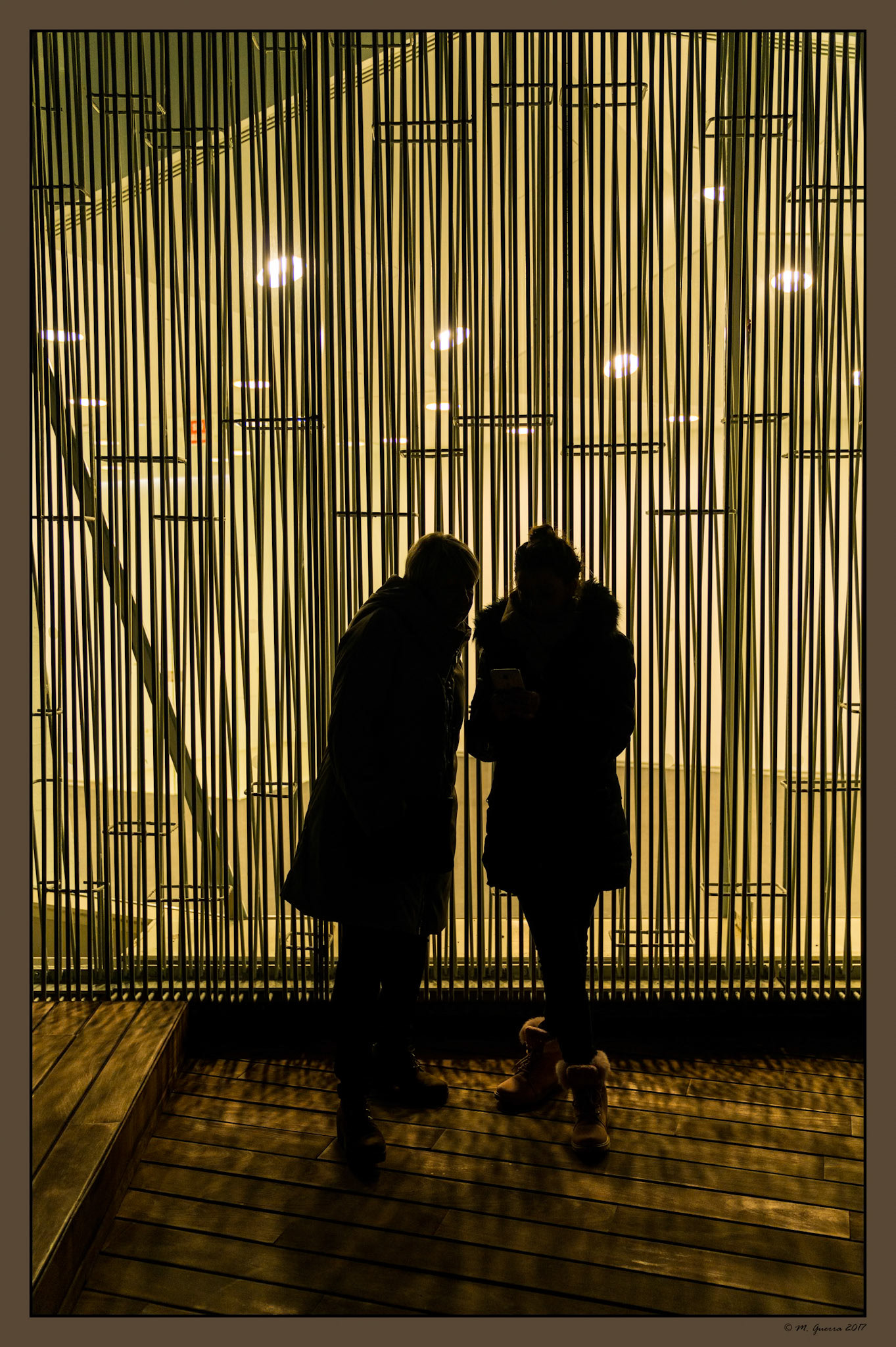Isabel en el Edificio de la Fundación Giner de los Ríos en Madrid. Ampliar. 100ASA