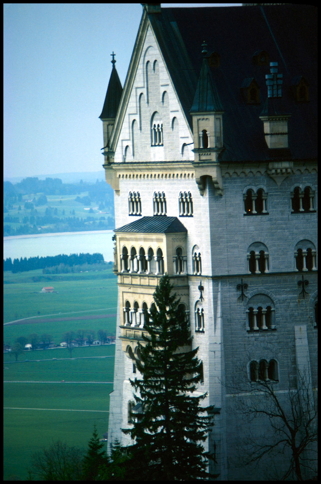 Castillo de Neuhanstein de Ludwig en Baviera, Alemania. Ampliar. 100ASA