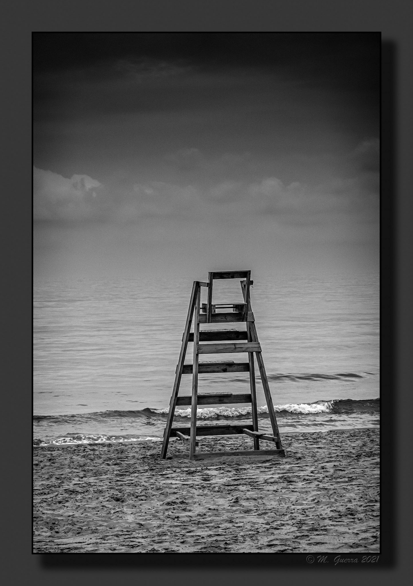 Silla de salvavidas en la playa de Calpe