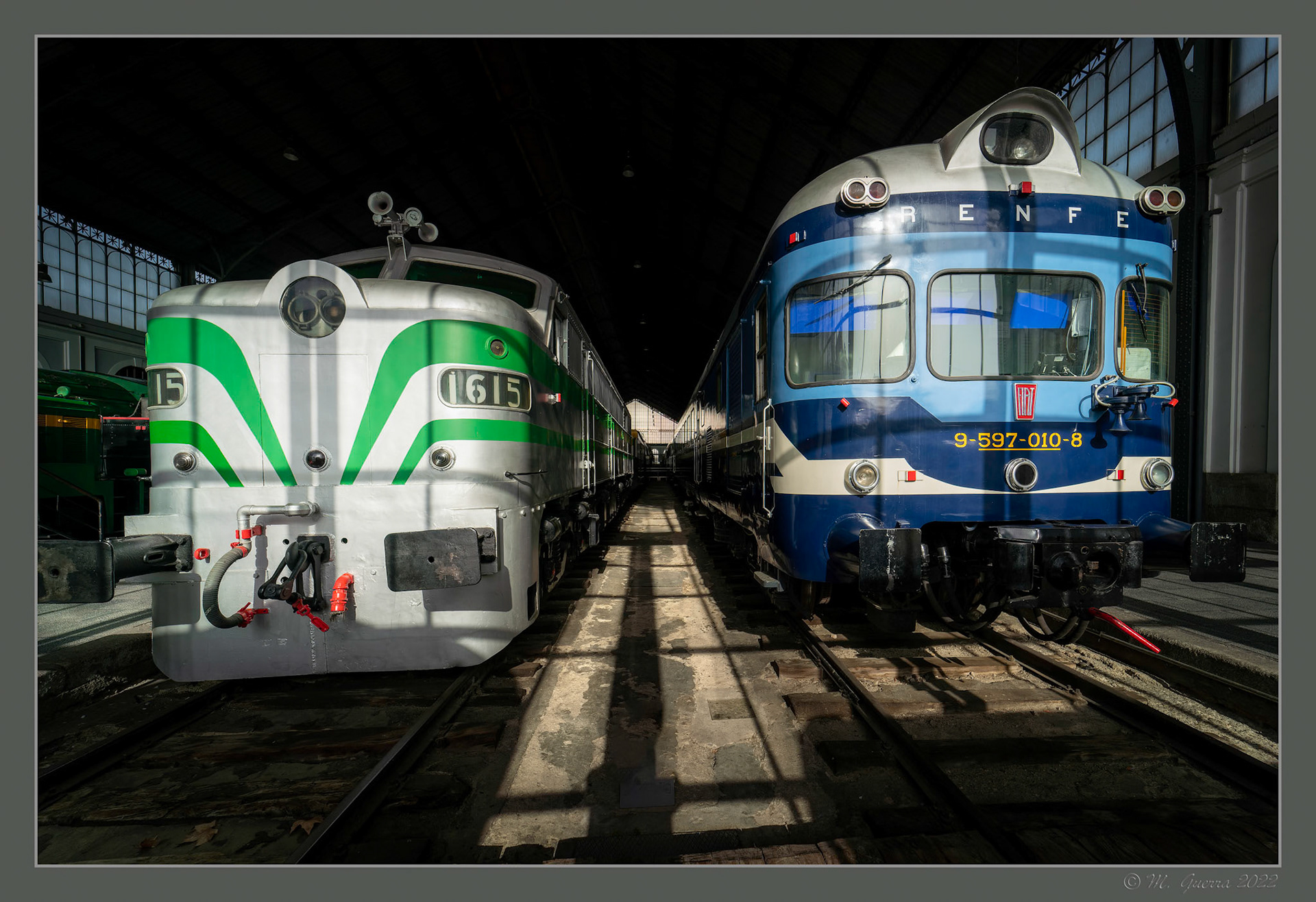 Dos locomotoras en el Museo del Ferrocarril. 100ASA