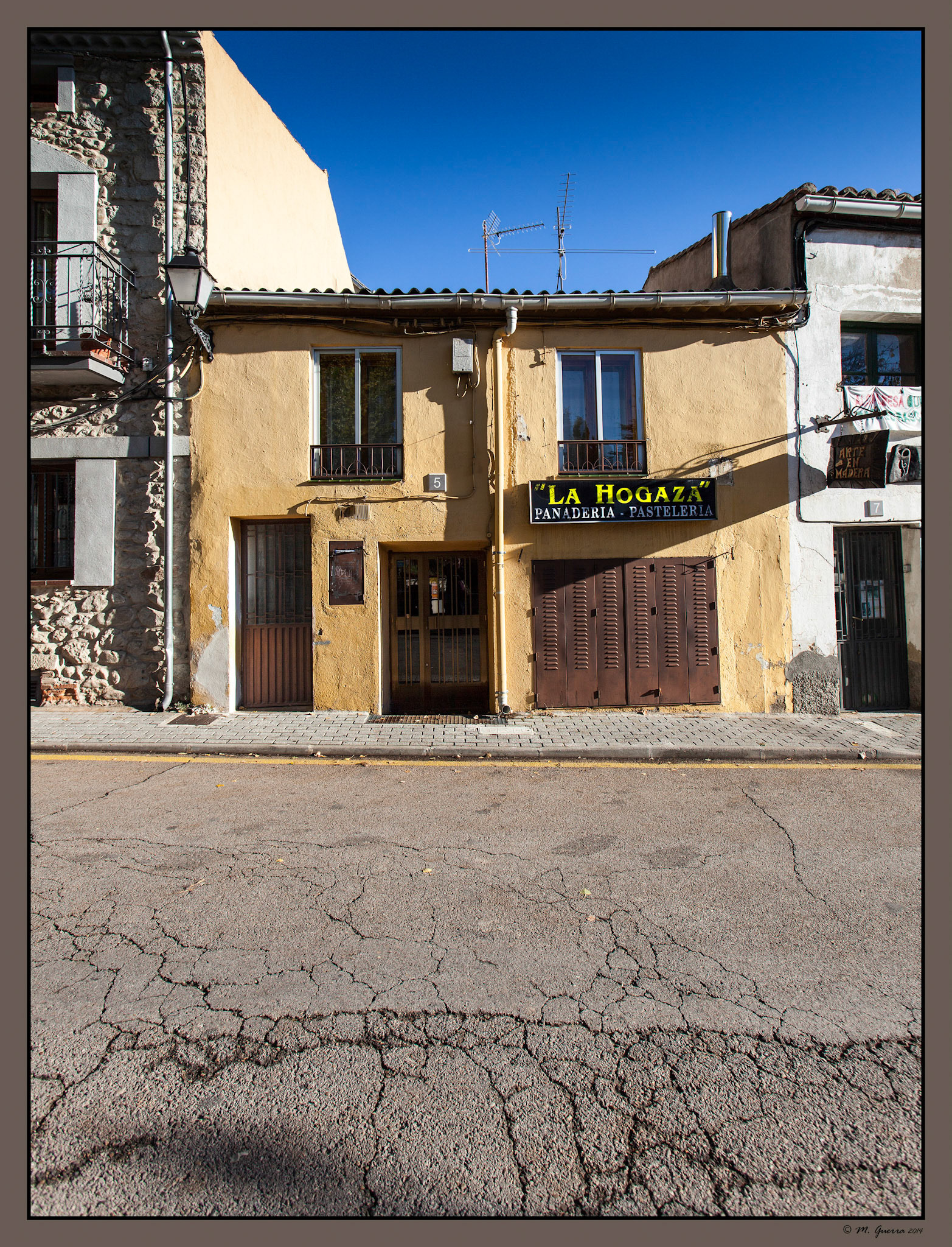Panadería en Rascafría. Ampliar