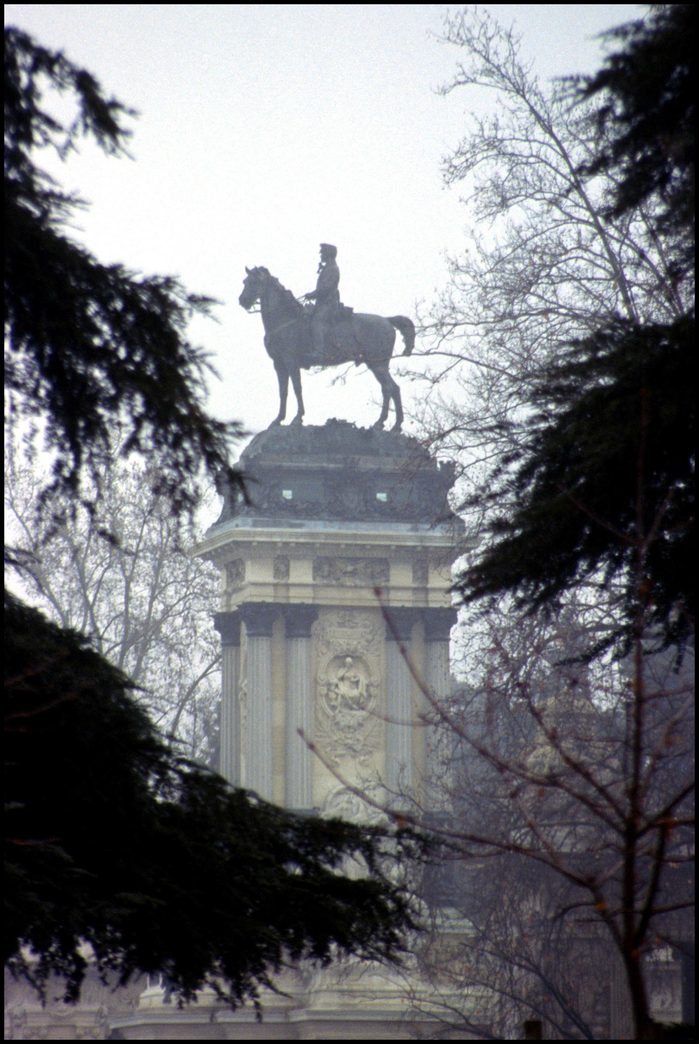 Estatua en el Parque del Retiro en Madrid. Ampliar
