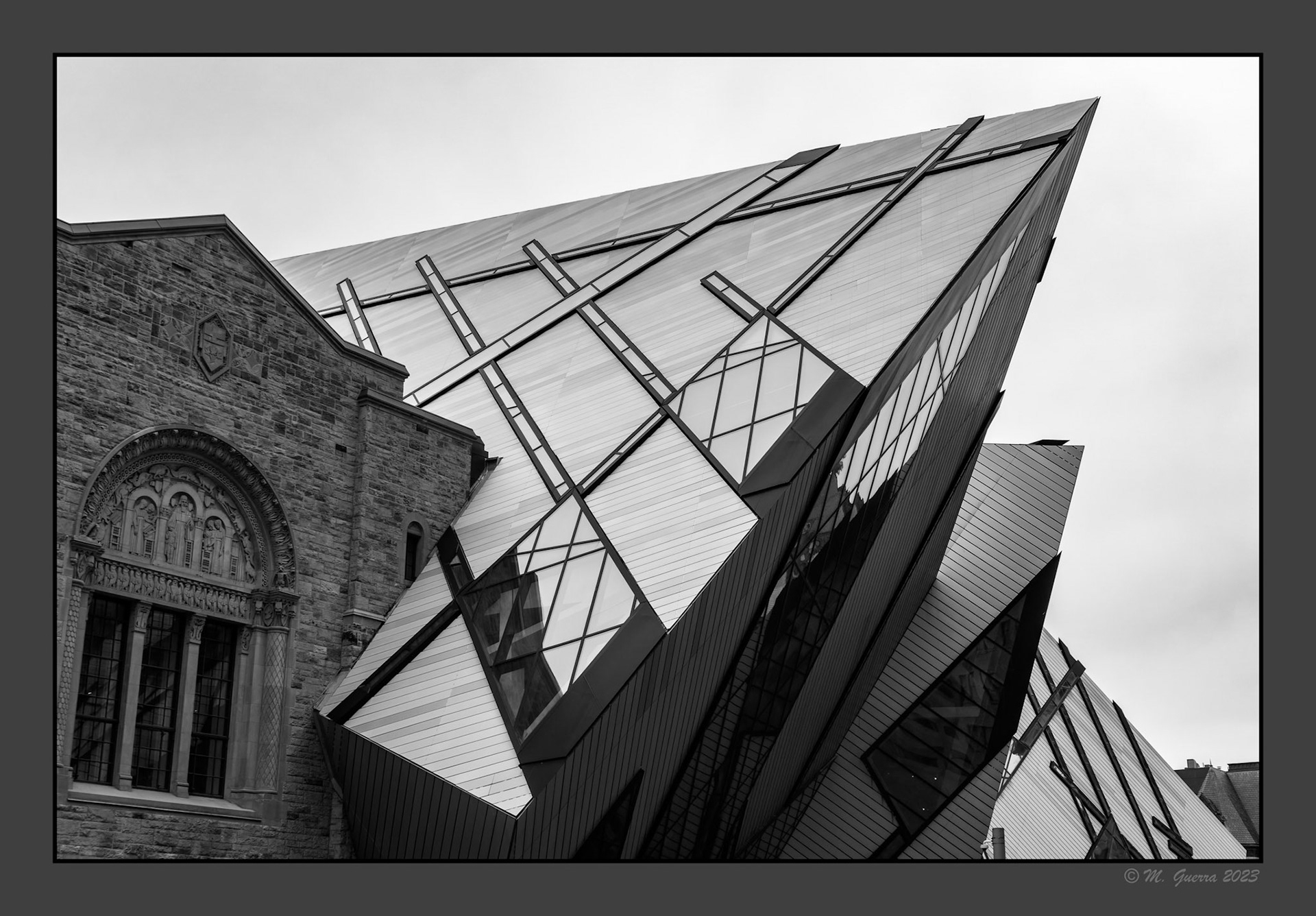 El Royal Ontario Museum en Totonto. 100ASA