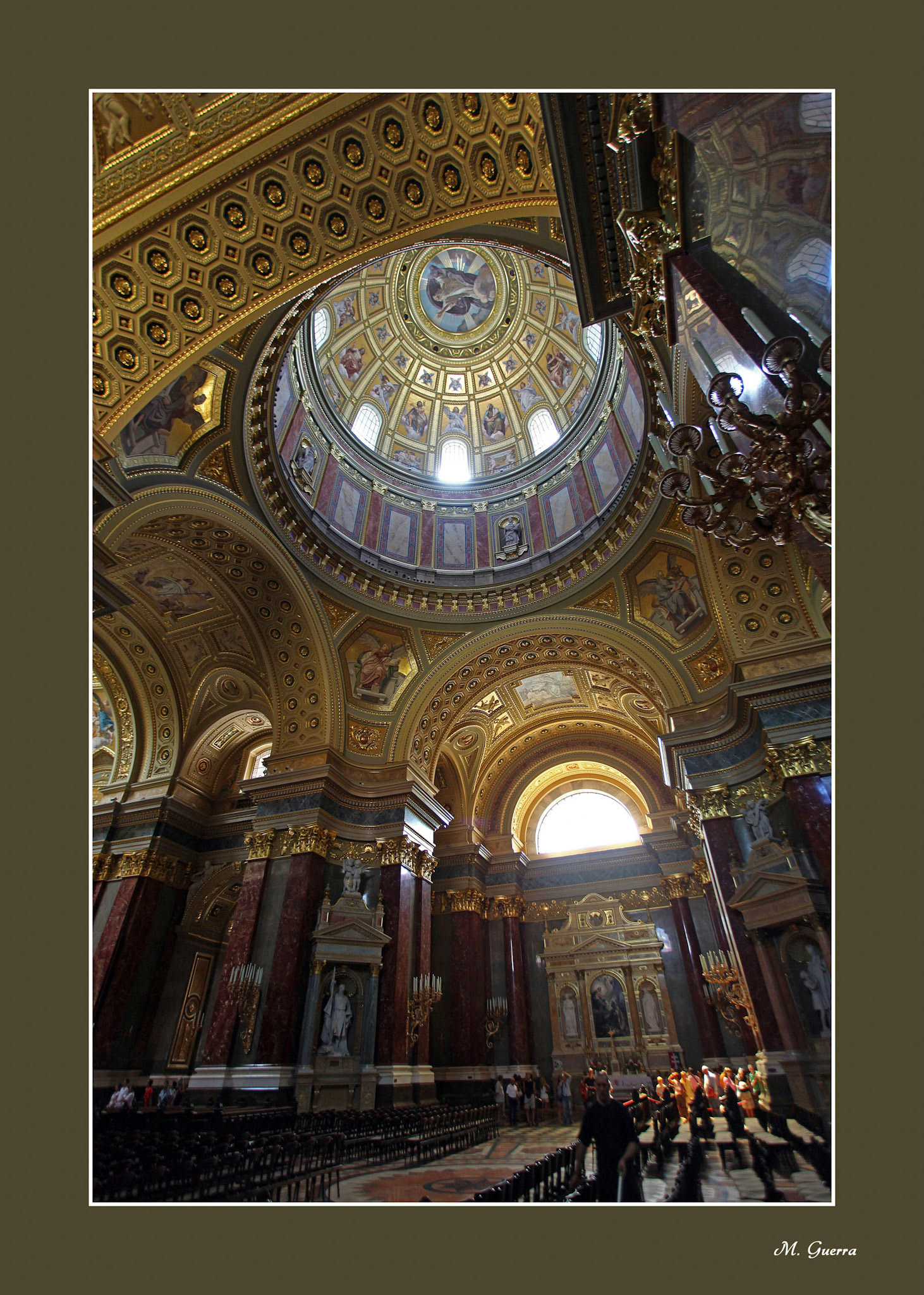 La catedral de San Esteban en Budapest. Ampliar