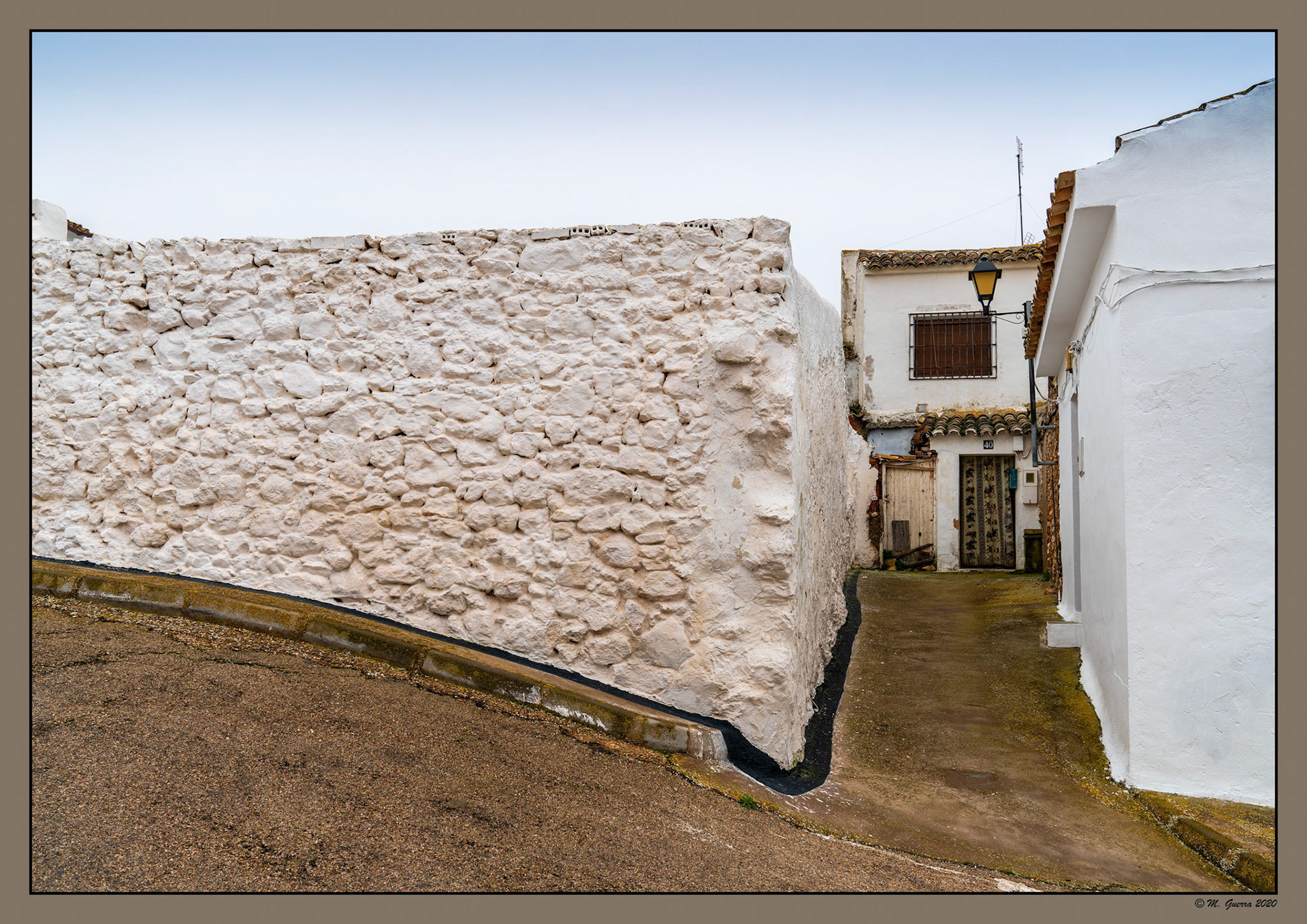 Callejuela estrecha en Belmonte. Ampliar