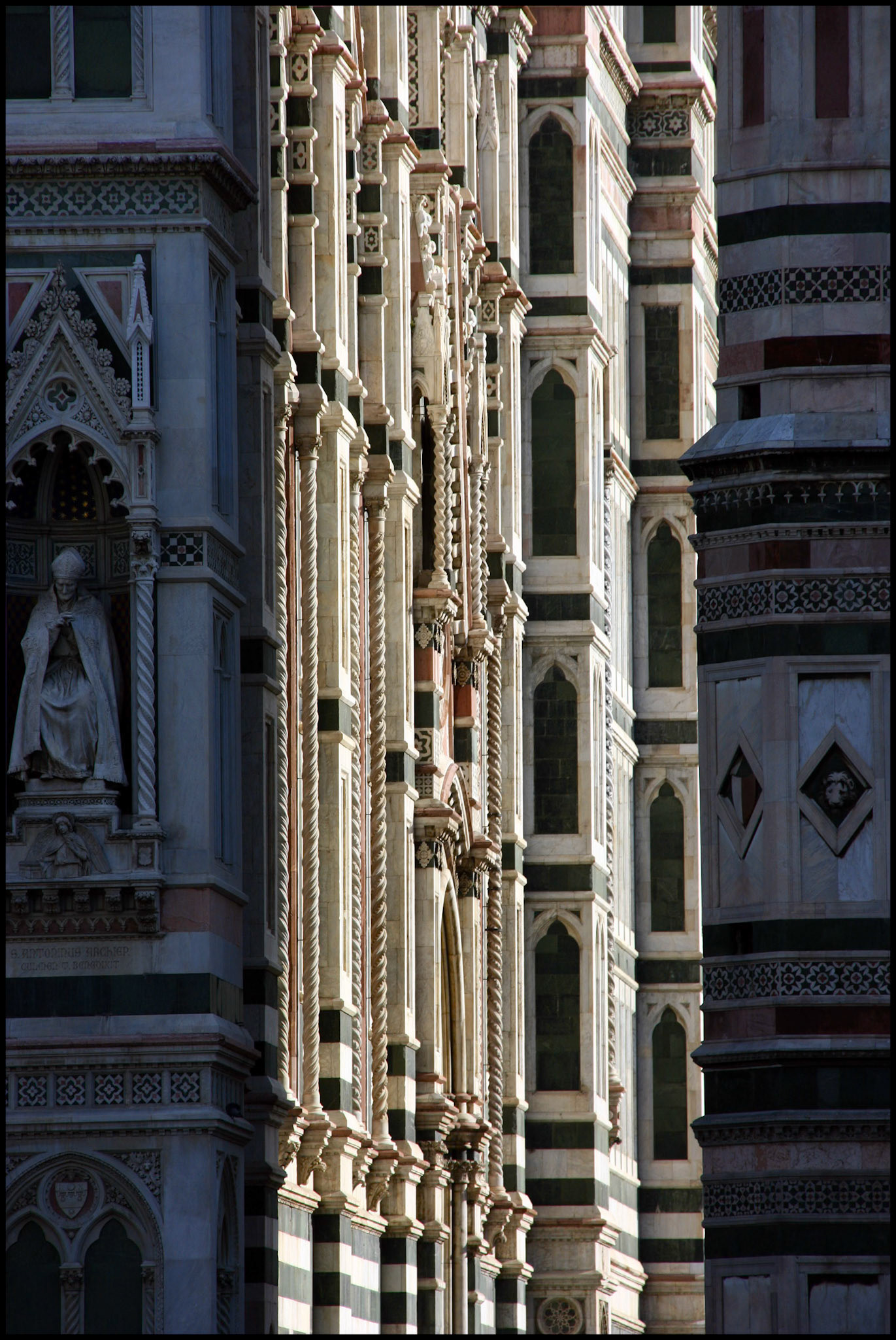 El campanile y el Duomo de Florencia. Ampliar