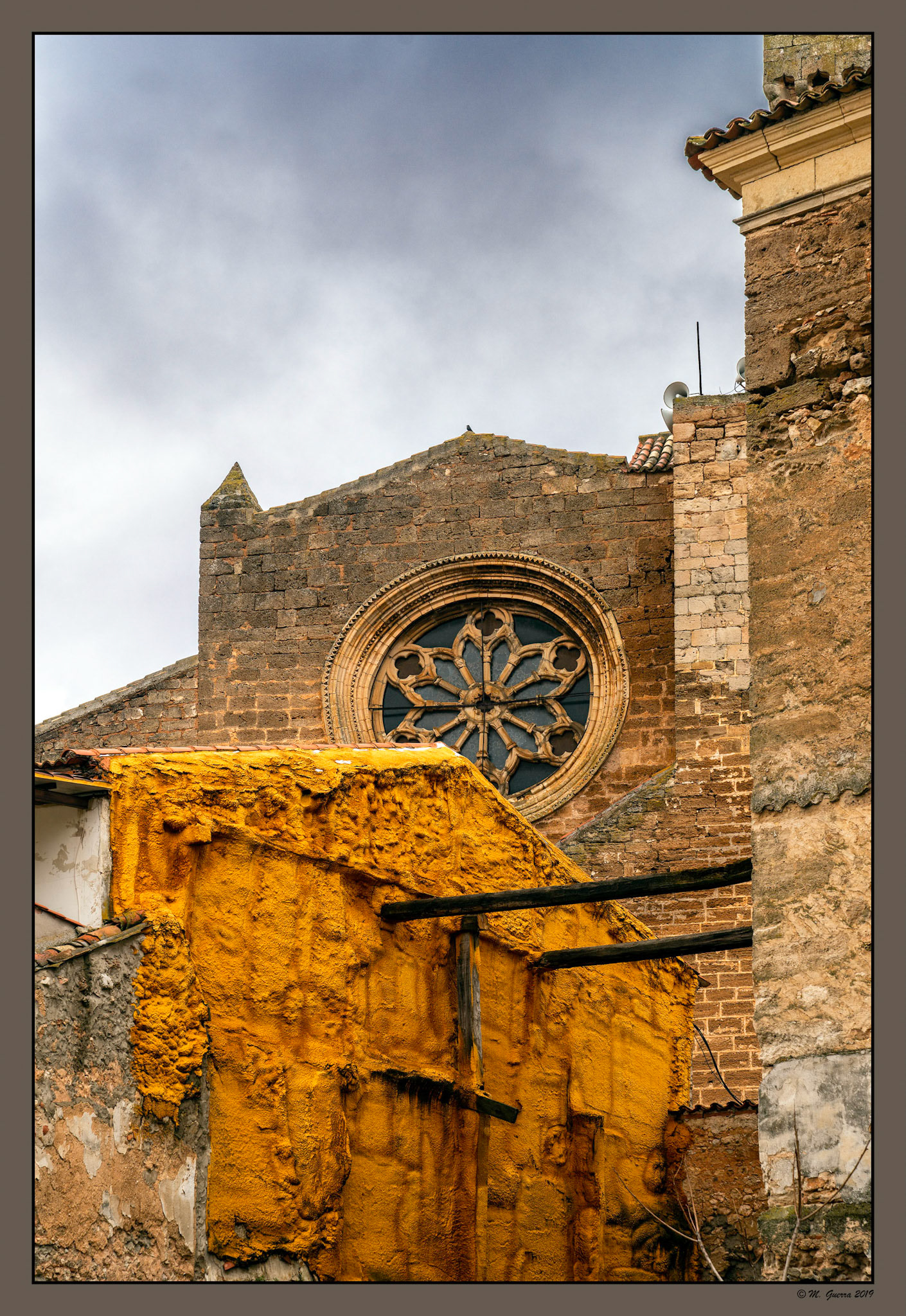 Iglesia en Cifuentes. Ampliar