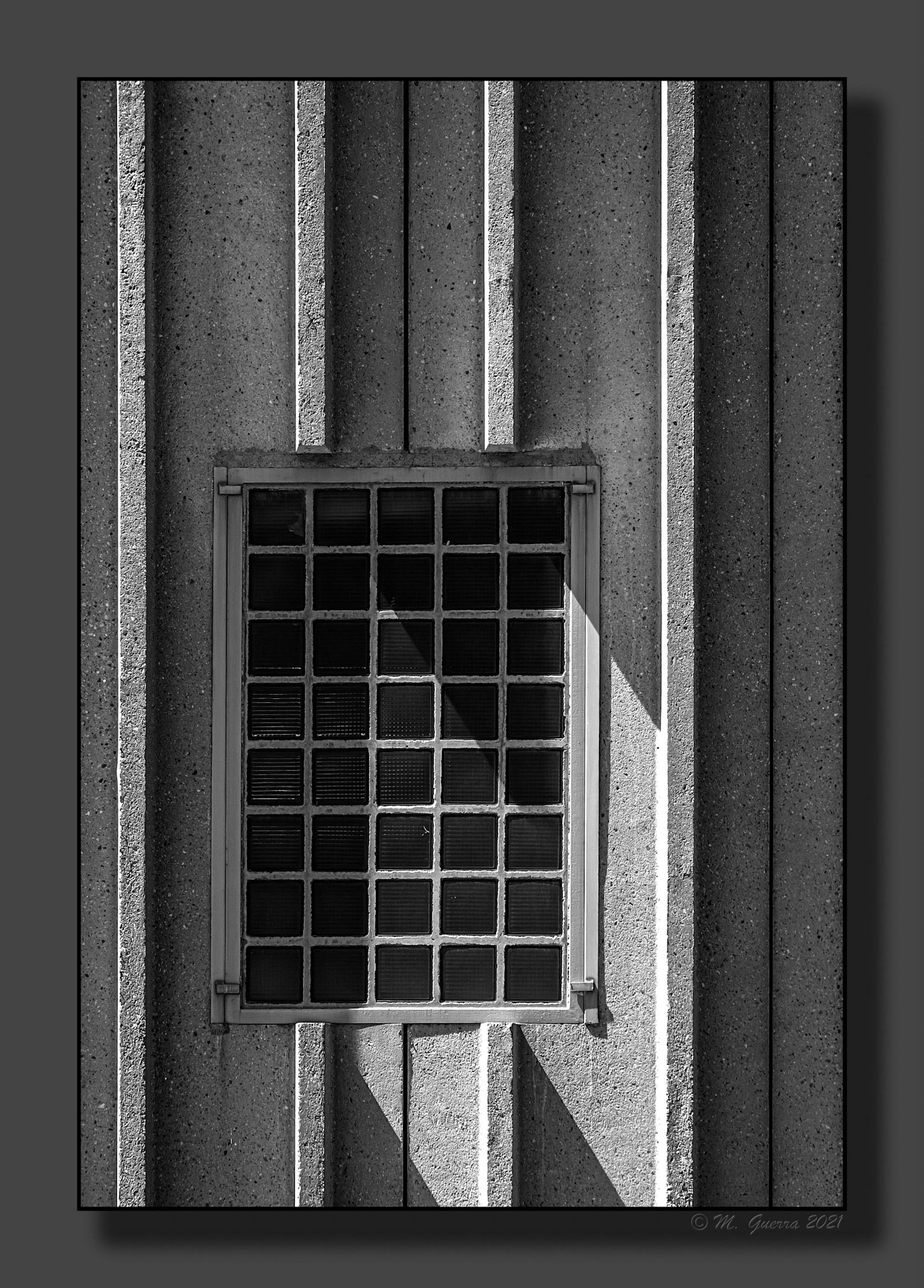 Ventana de una fábrica