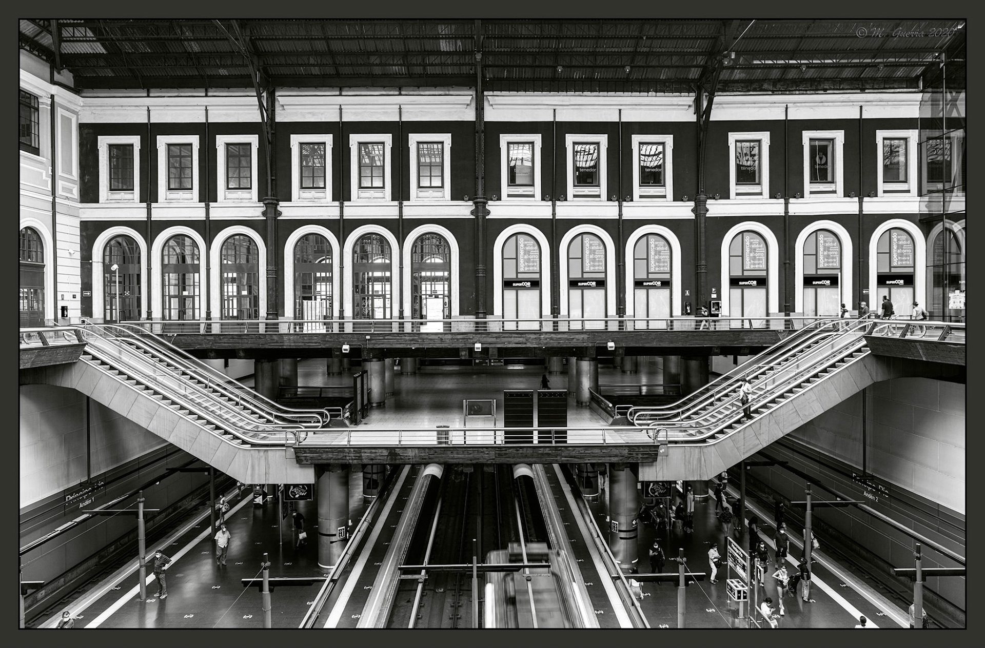 Interior del centro Príncipe Pío. Ampliar
