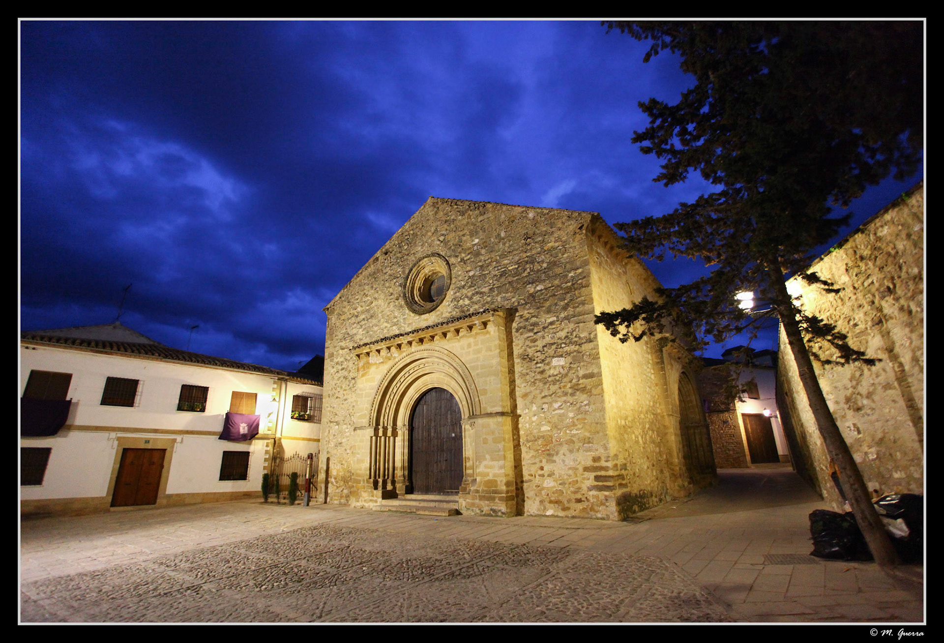 Iglesia de Santa Cruz en Baeza. Ampliar