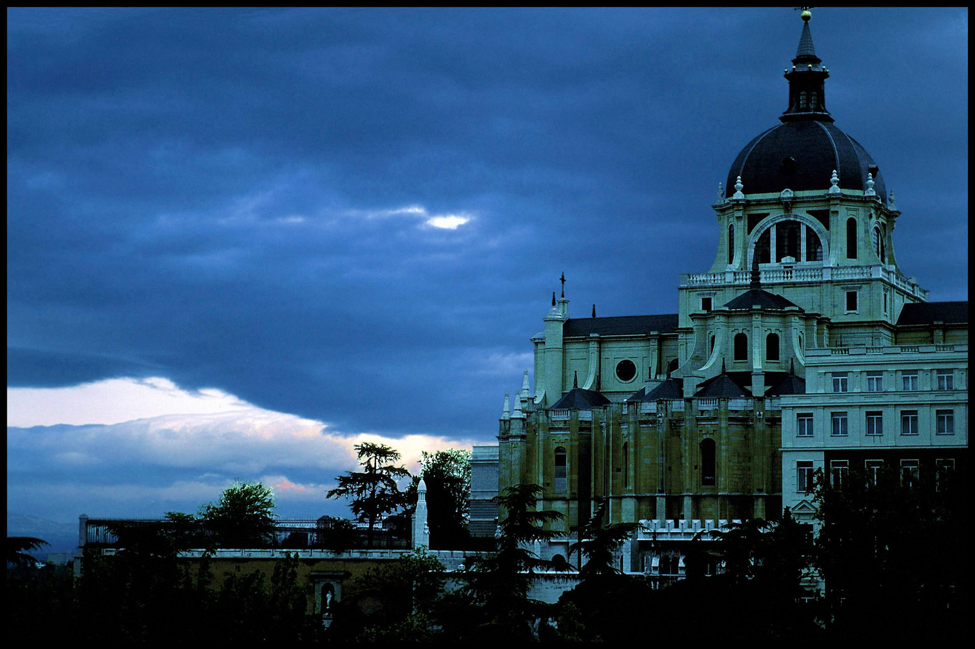 La Catedral de la Almudena en Madrid. Ampliar