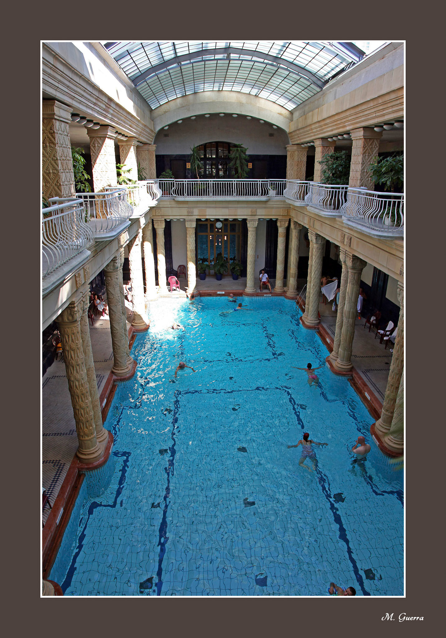 Piscina de los baños Geller en Budapest. Ampliar