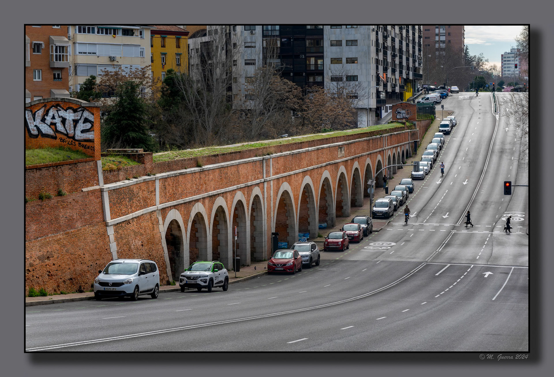 Antiguo acueducto del Canal de Isabel II en el parque de Agustín Rodríguez Sahagún. 100ASA