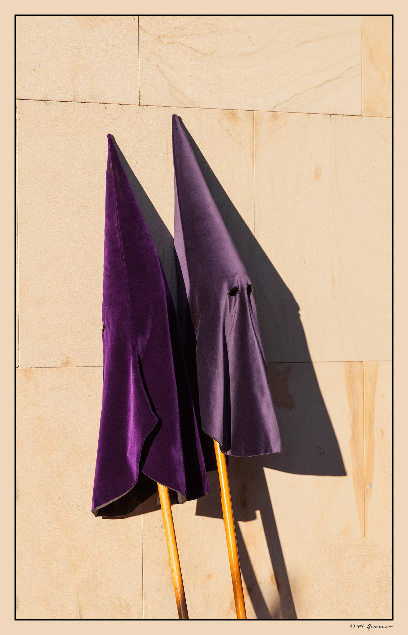 Capuchones de cofrades en la Semana Santa de Zamora. Ampliar