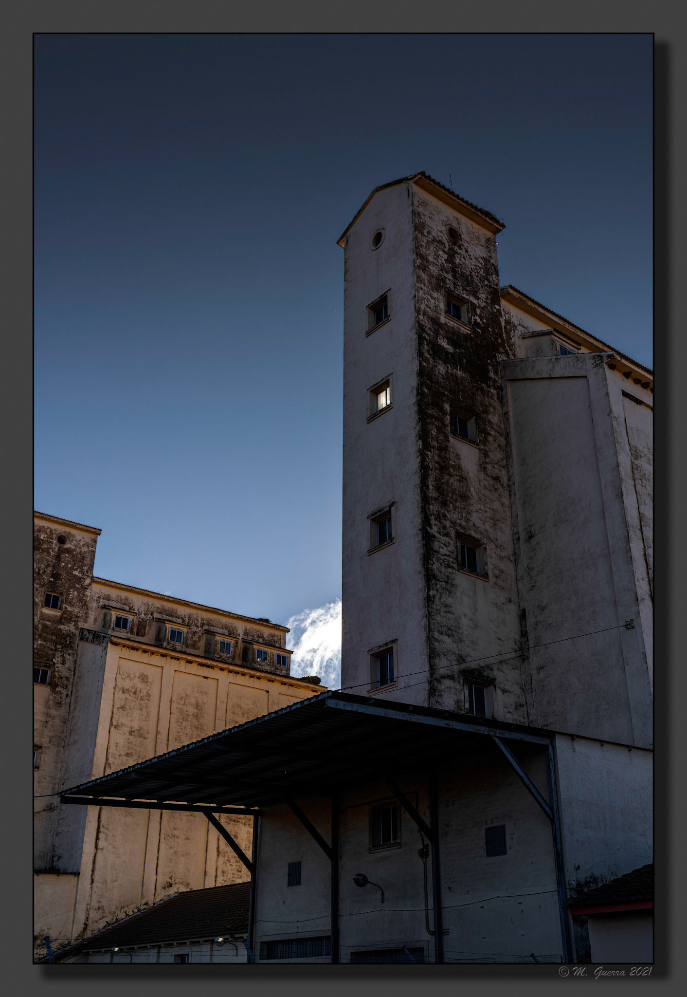 Dos silos juntos en Campo de San Pedro
