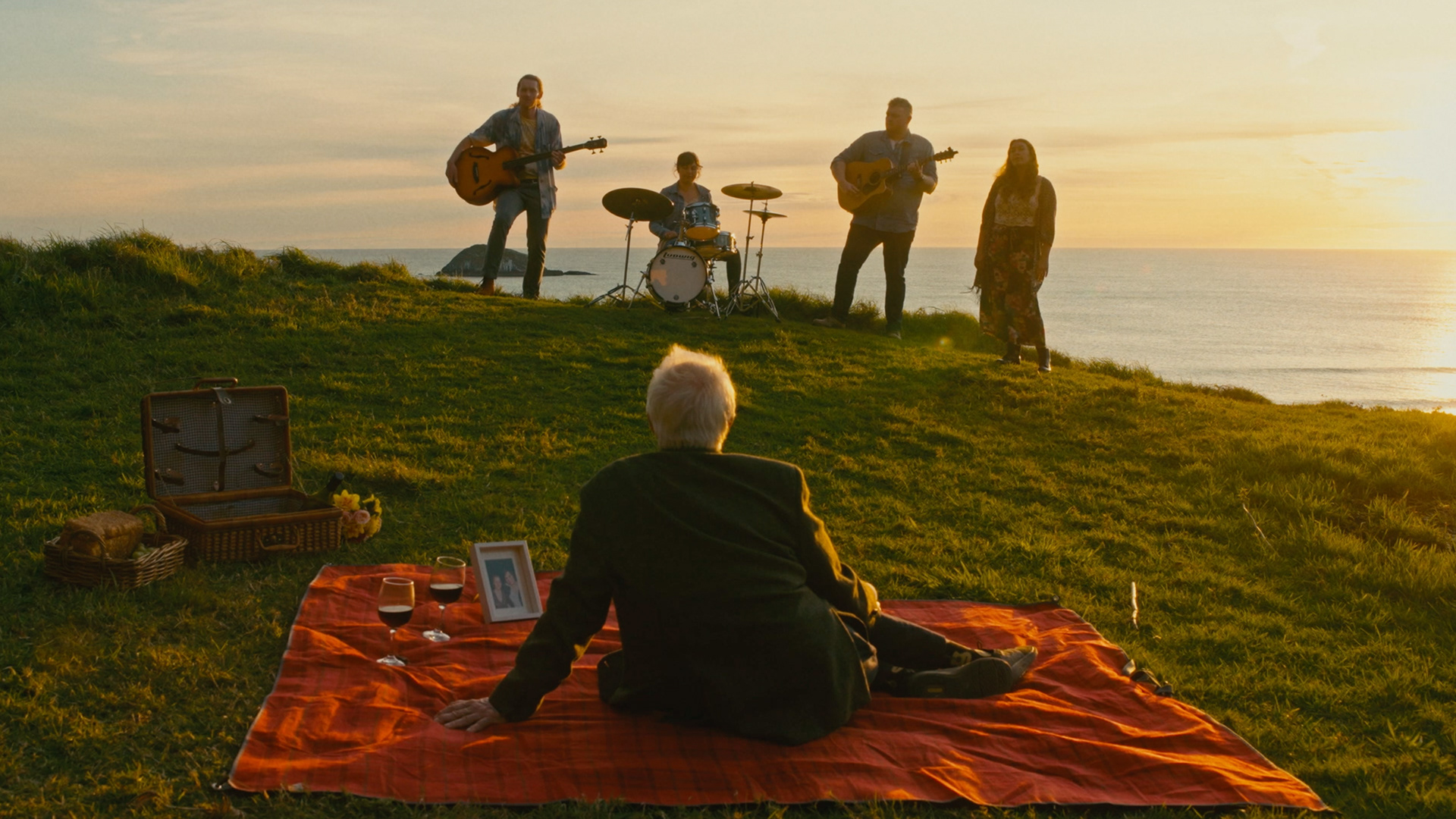 DOP, EDITOR, COLOURIST (SPACES BETWEEN MUSIC VIDEO)