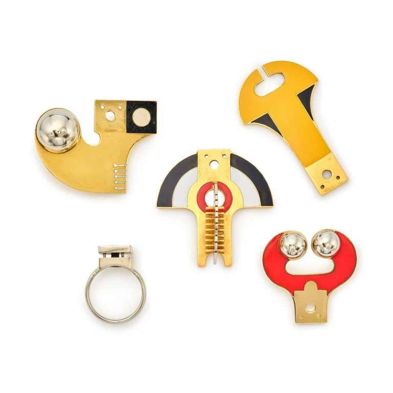 Enamelled interchangeable pieces