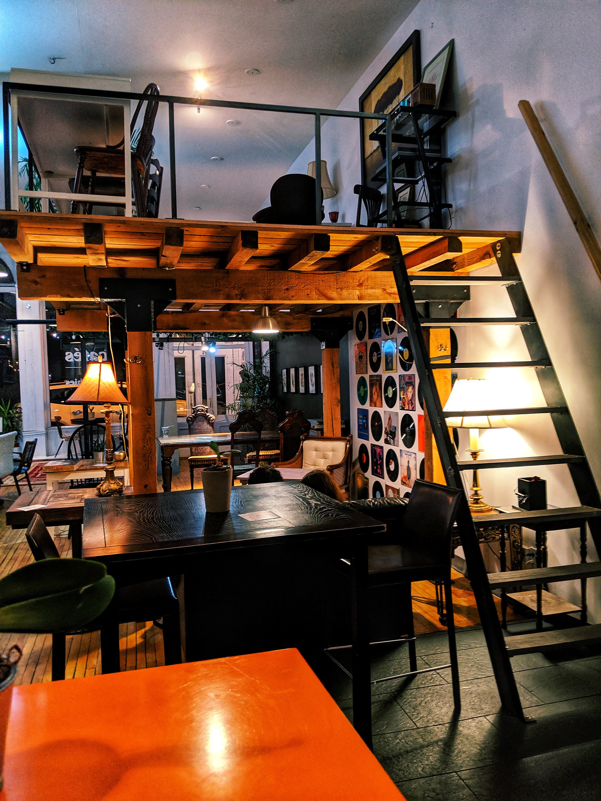 Cafe's interior design in Montreal
