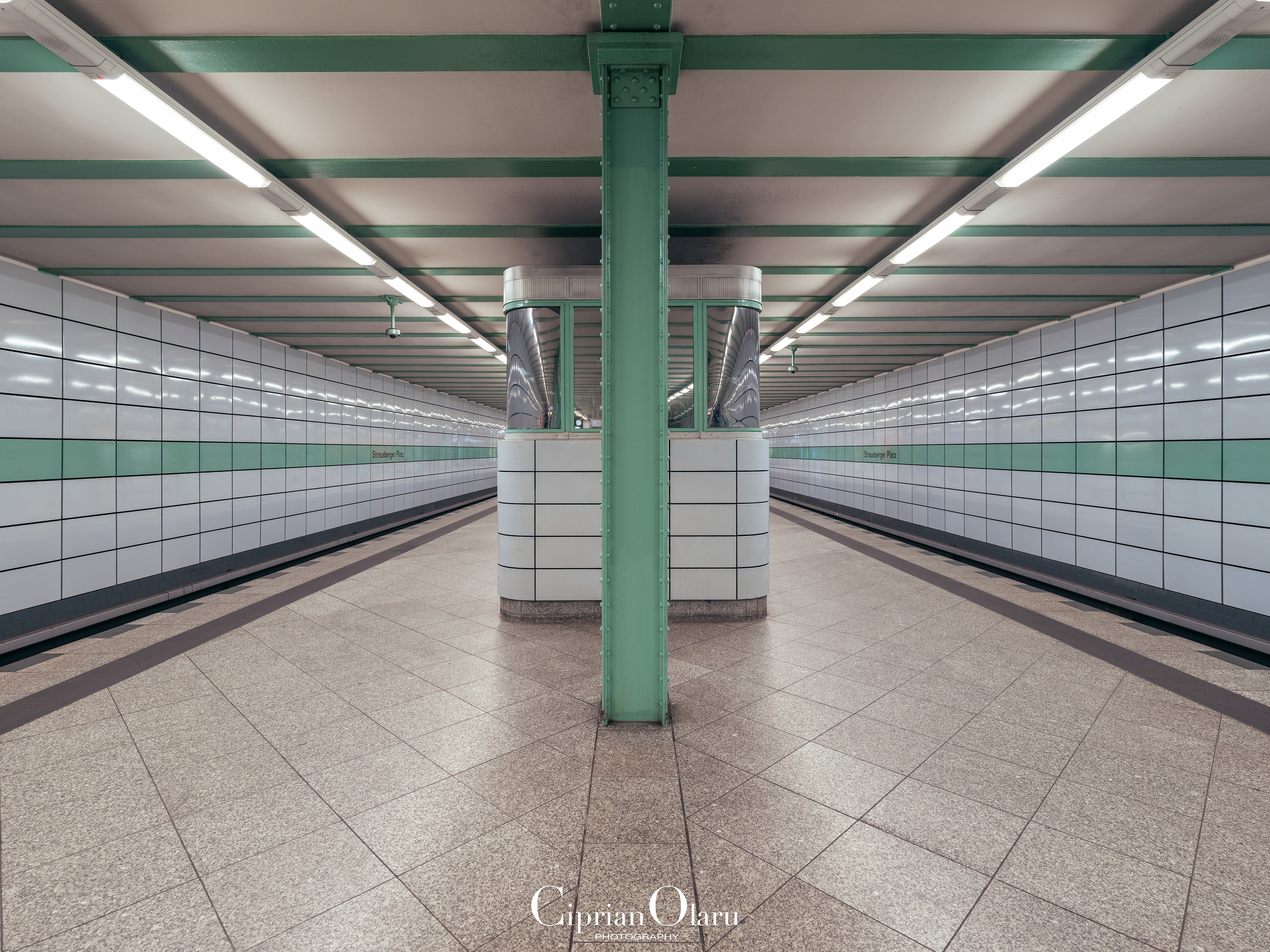 Strausberger Platz U-Bahn-Station, Berlin 2021