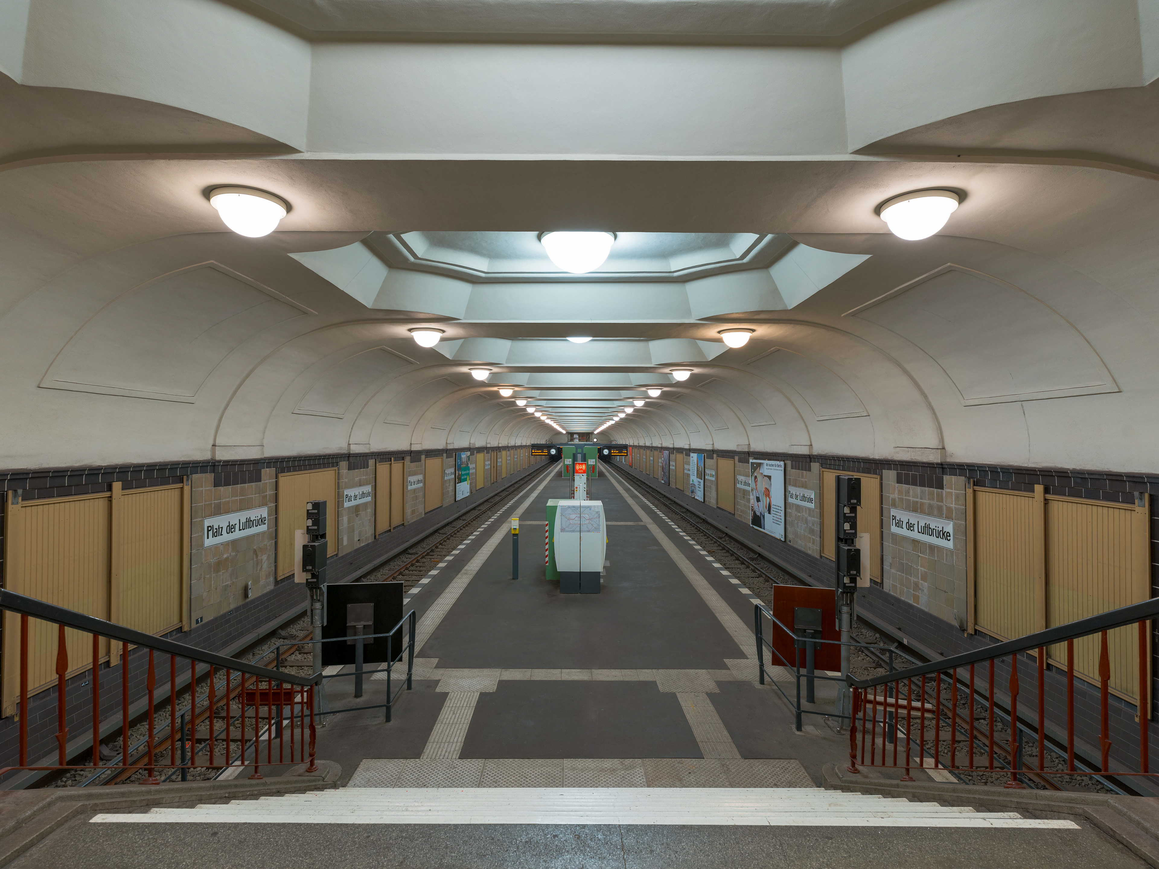 Platz der Luftbrücke, Berlin 2021