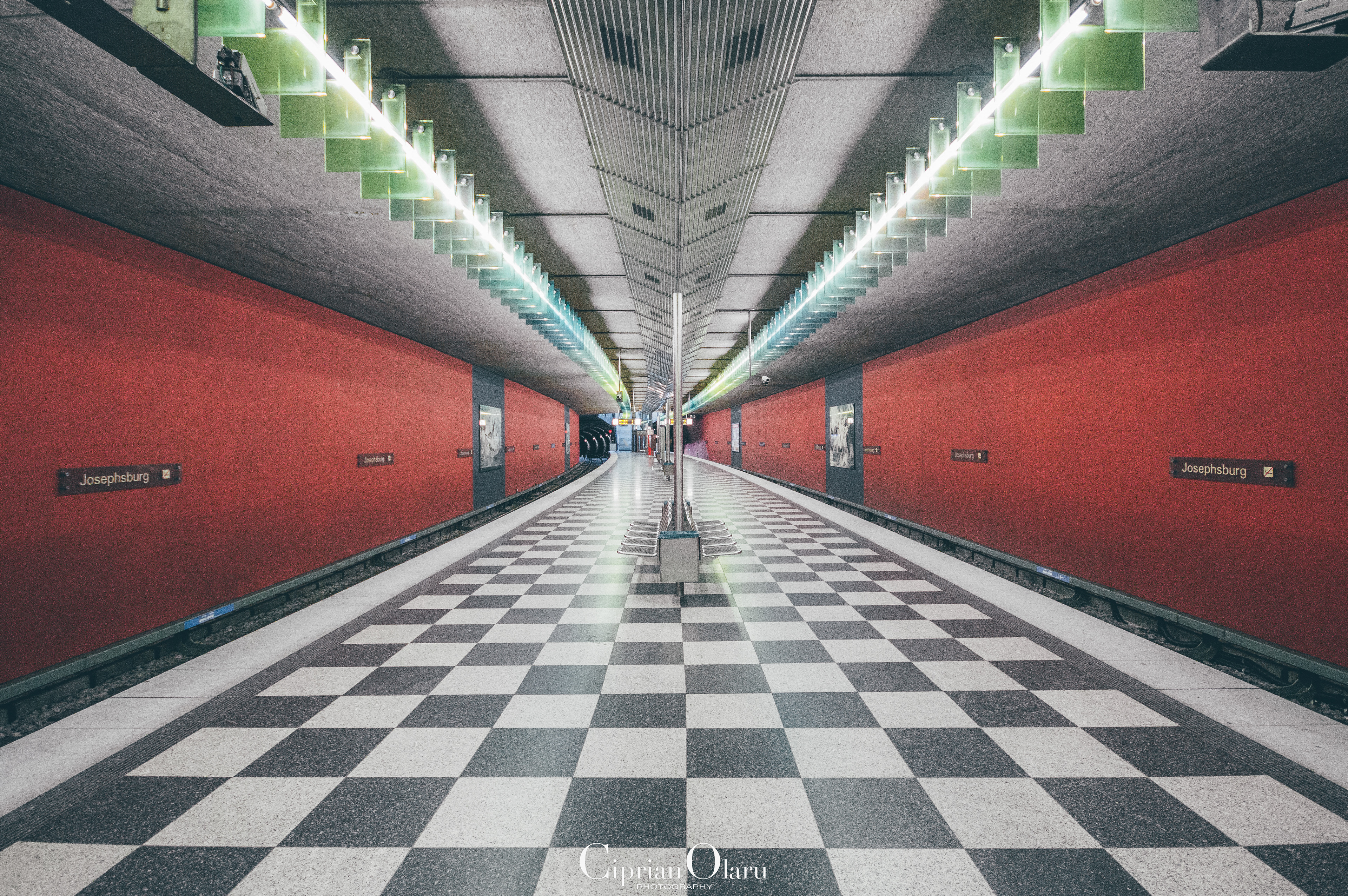 Josephsburg U-Bahn-Station, München 2016