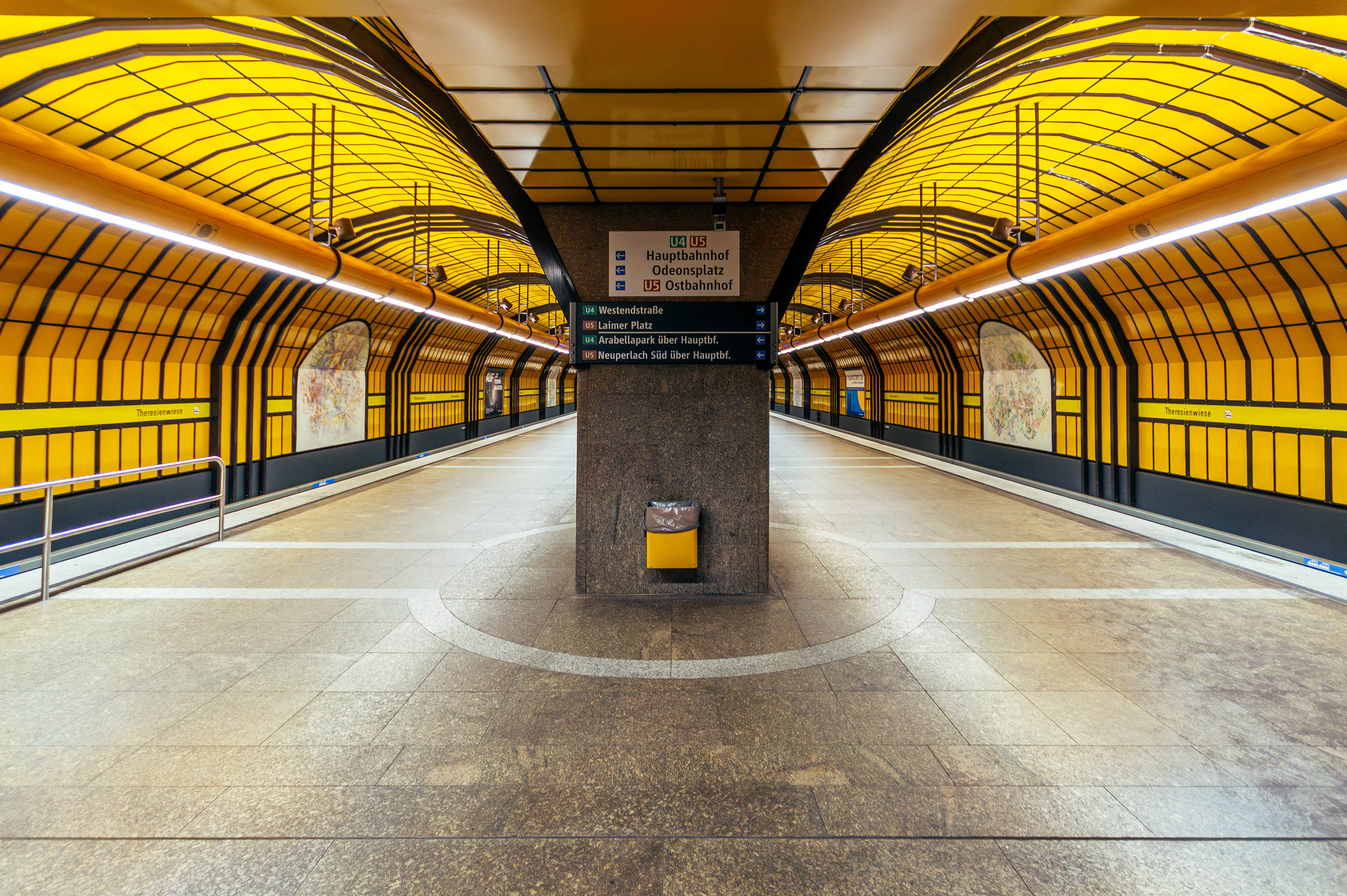 28 Theresienwiese U-Bahn-Station II, München 2016