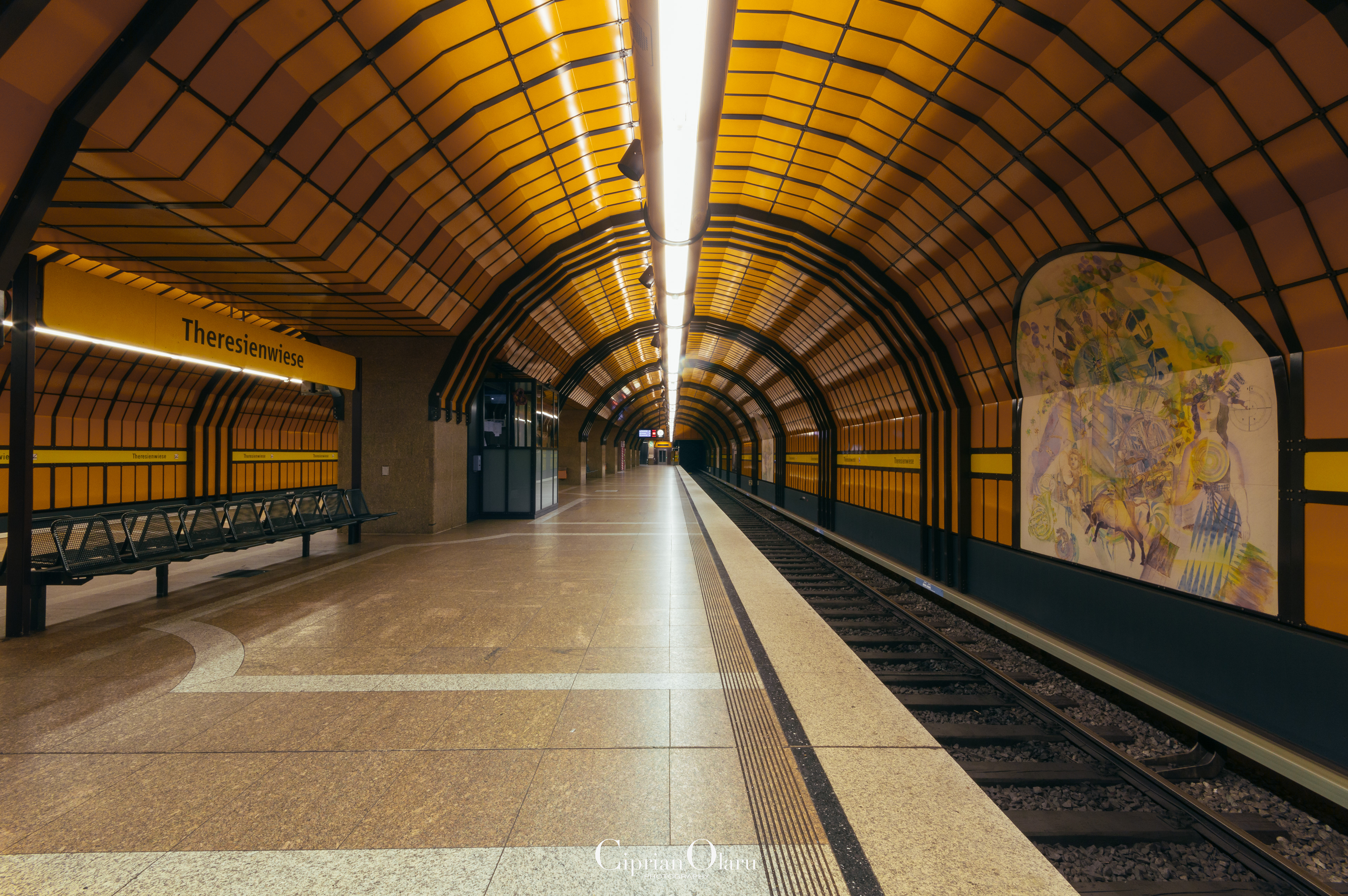 Theresienwiese U-Bahn-Station, München 2016