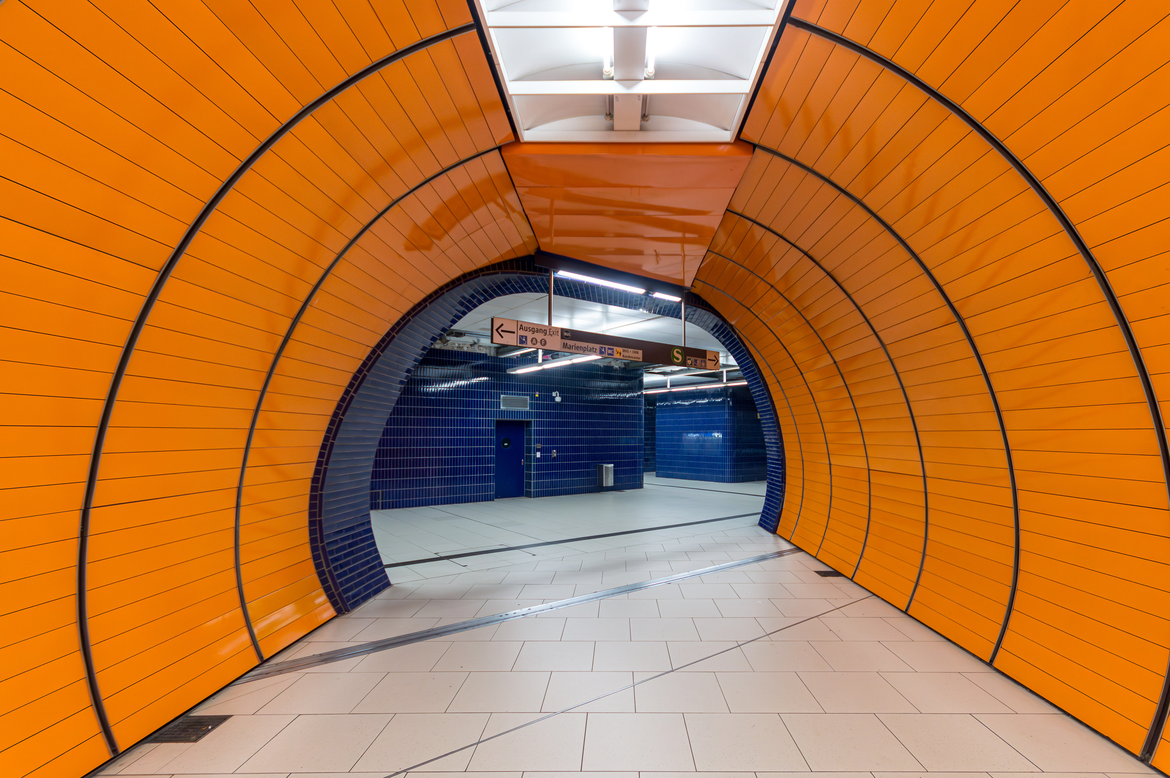 30 Marienplatz U-Bahn-Station, München 2016