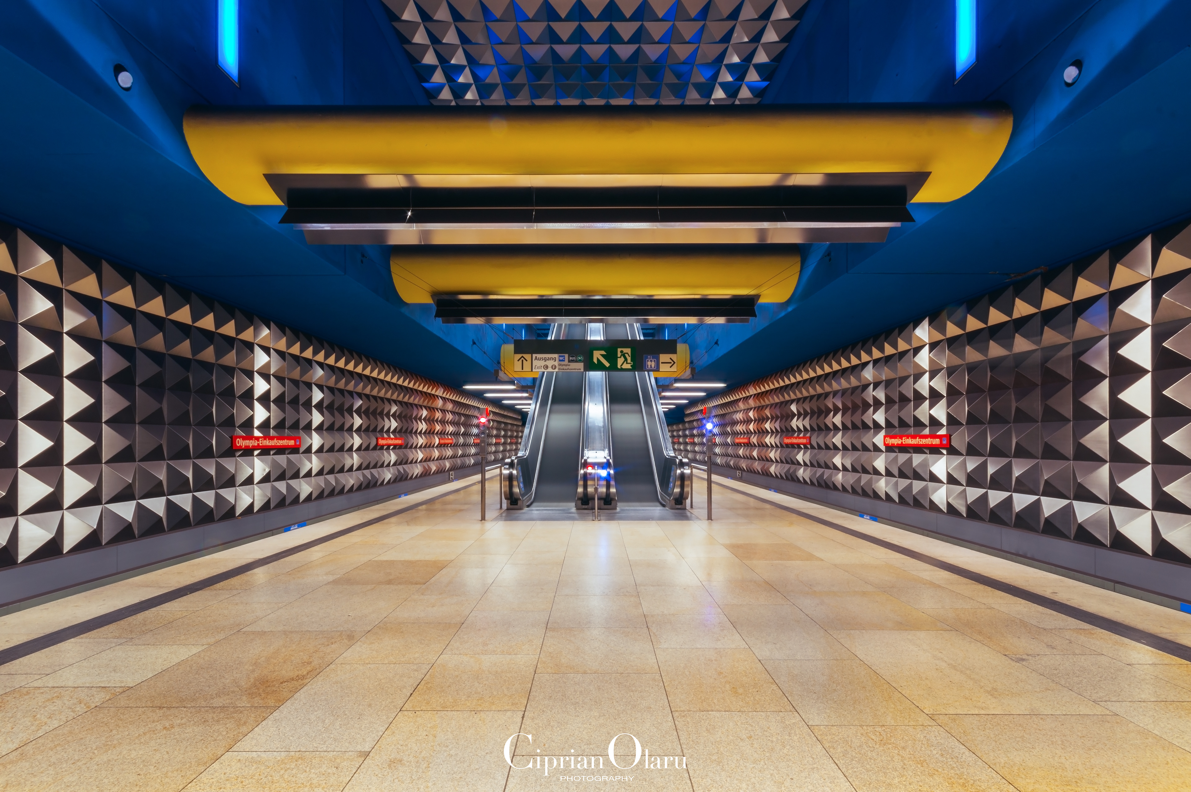 Olympia-Einkaufszentrum U-Bahn-Station,  München 2016