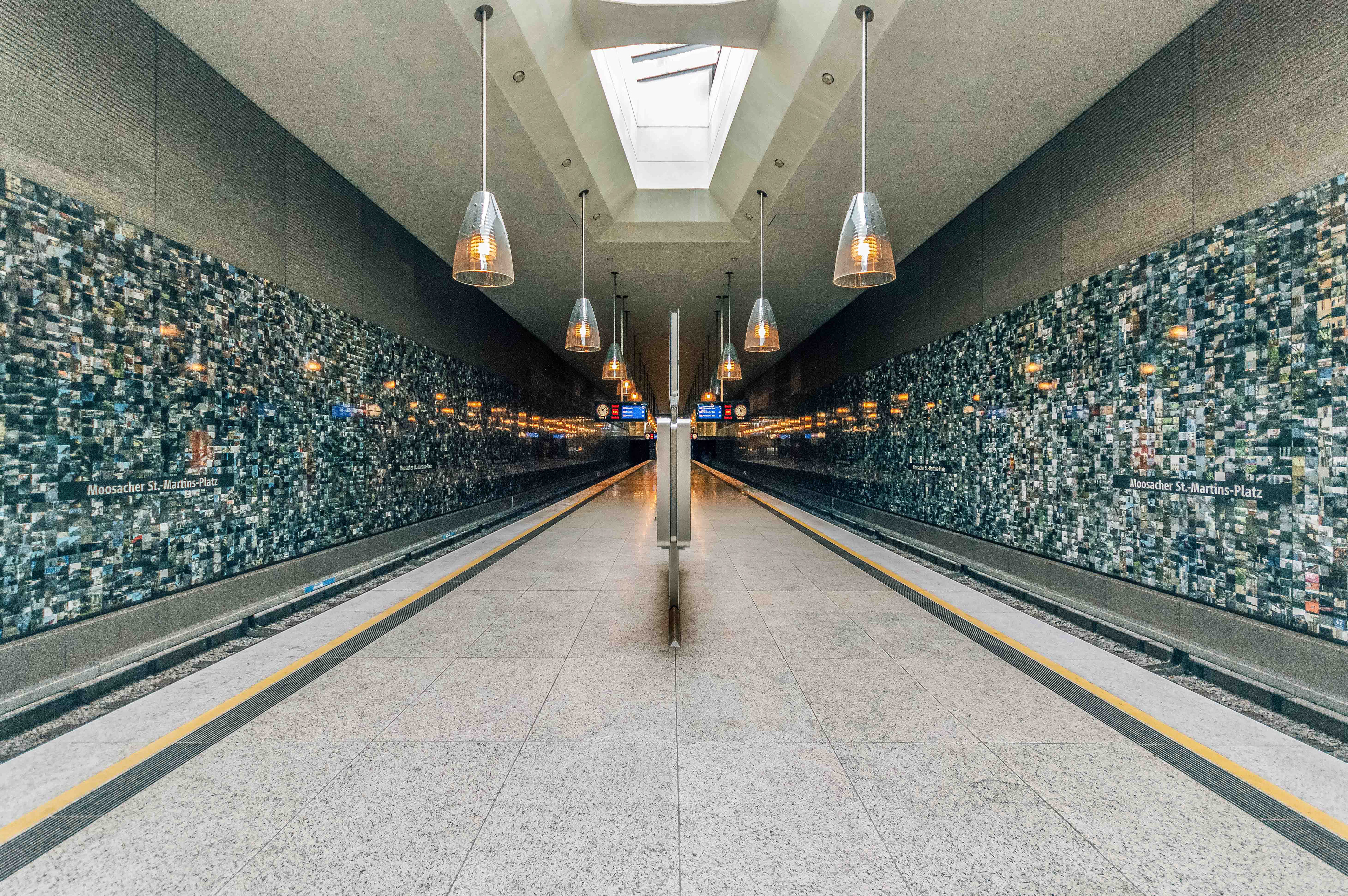 34 Moosacher St.-Martins-Platz U-Bahn-Station , München 2016