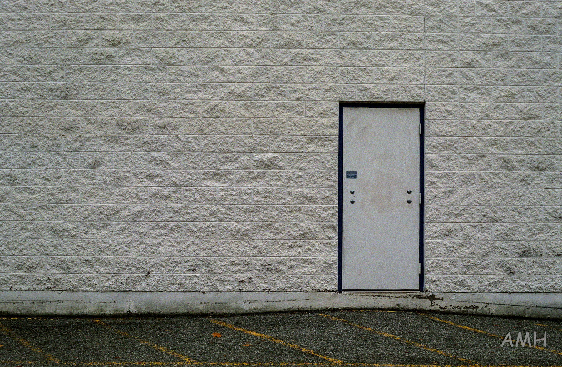 Nikon FE + 28mm Kodak Portra 400