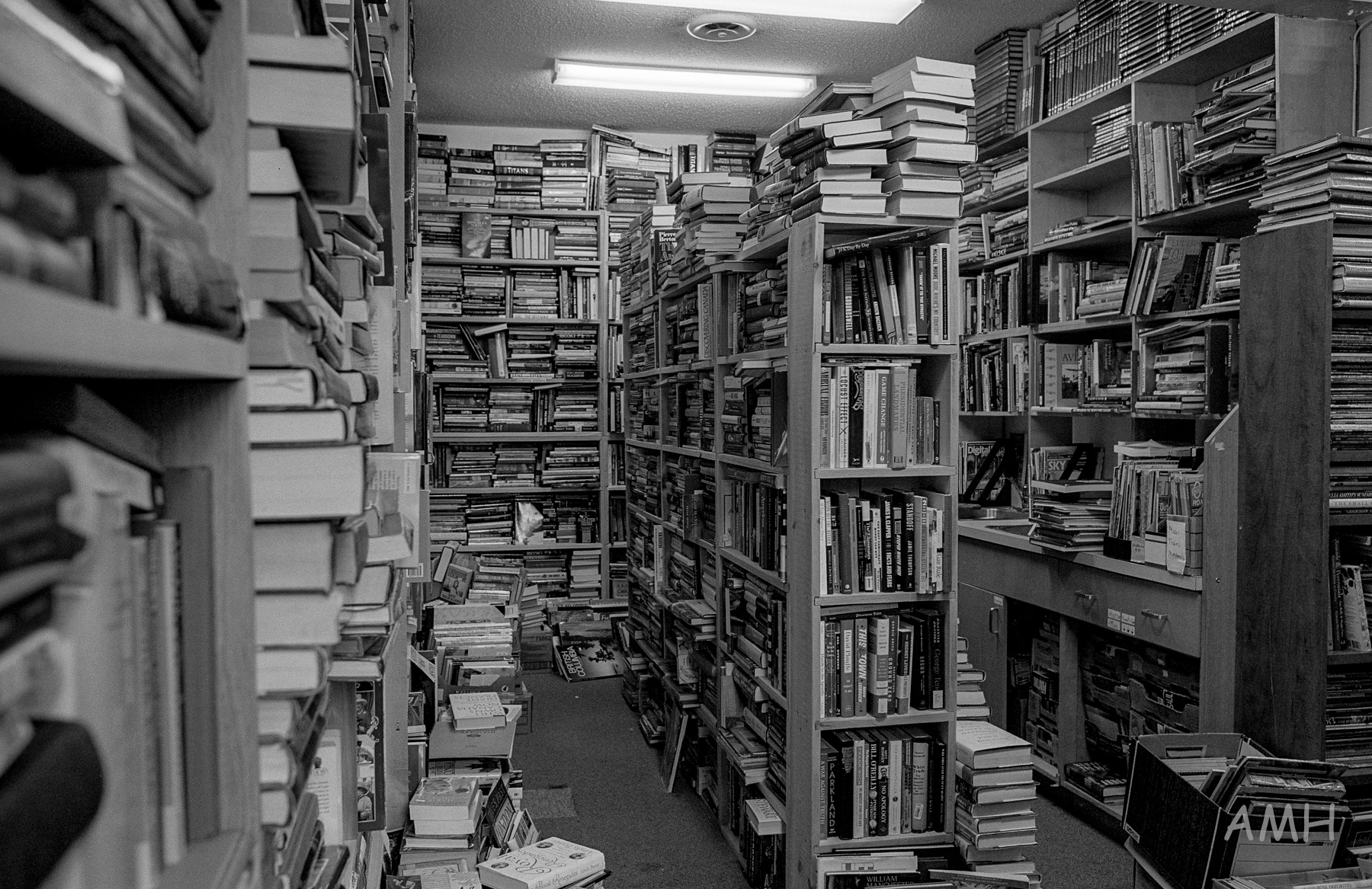 Nikon FE + 28mm Ilford XP2