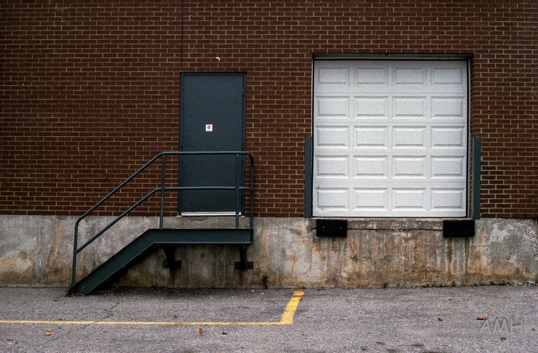 Nikon FE + 28mm Kodak Portra 400