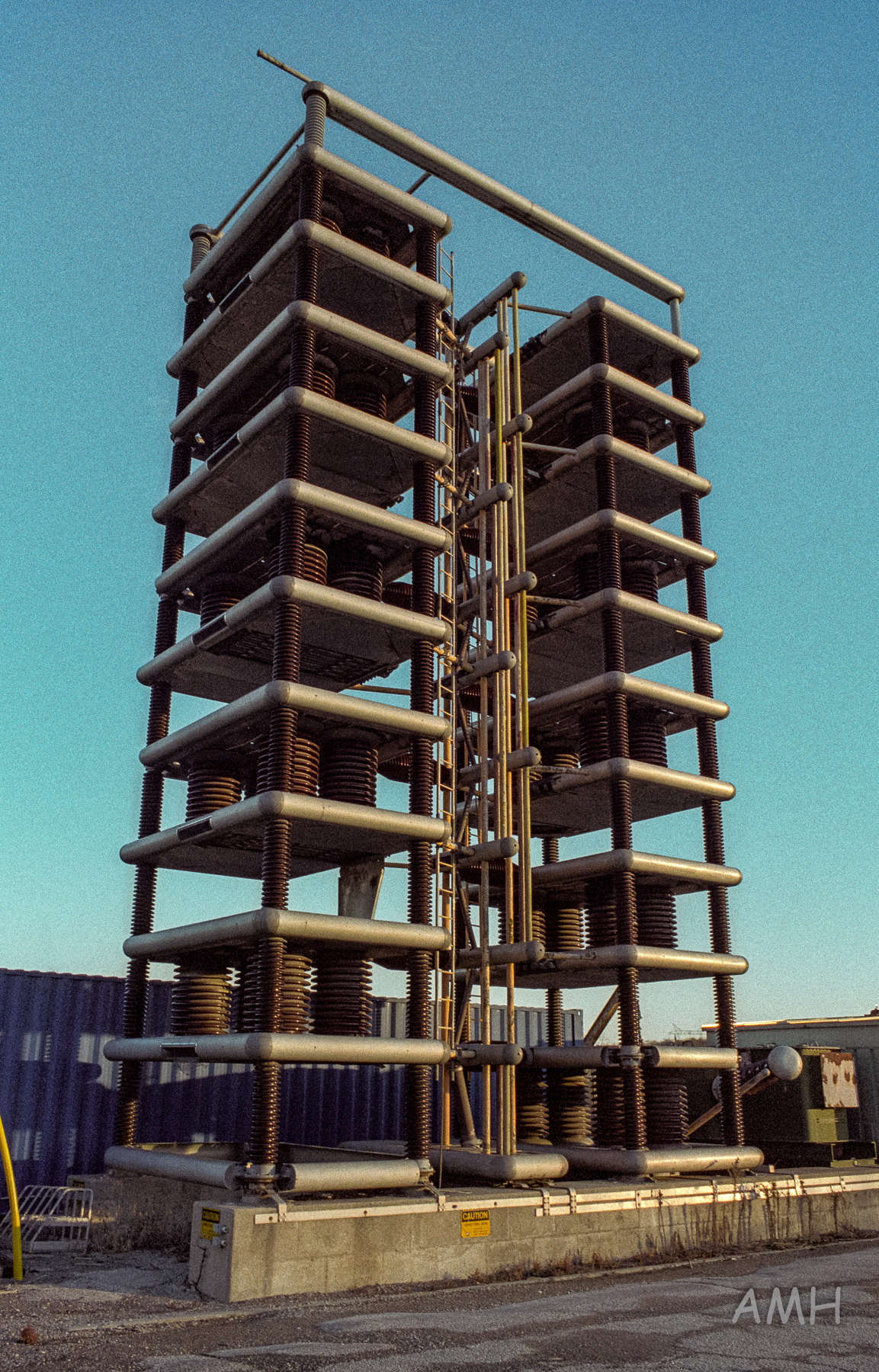 Nikon FE + 28mm Portra 400