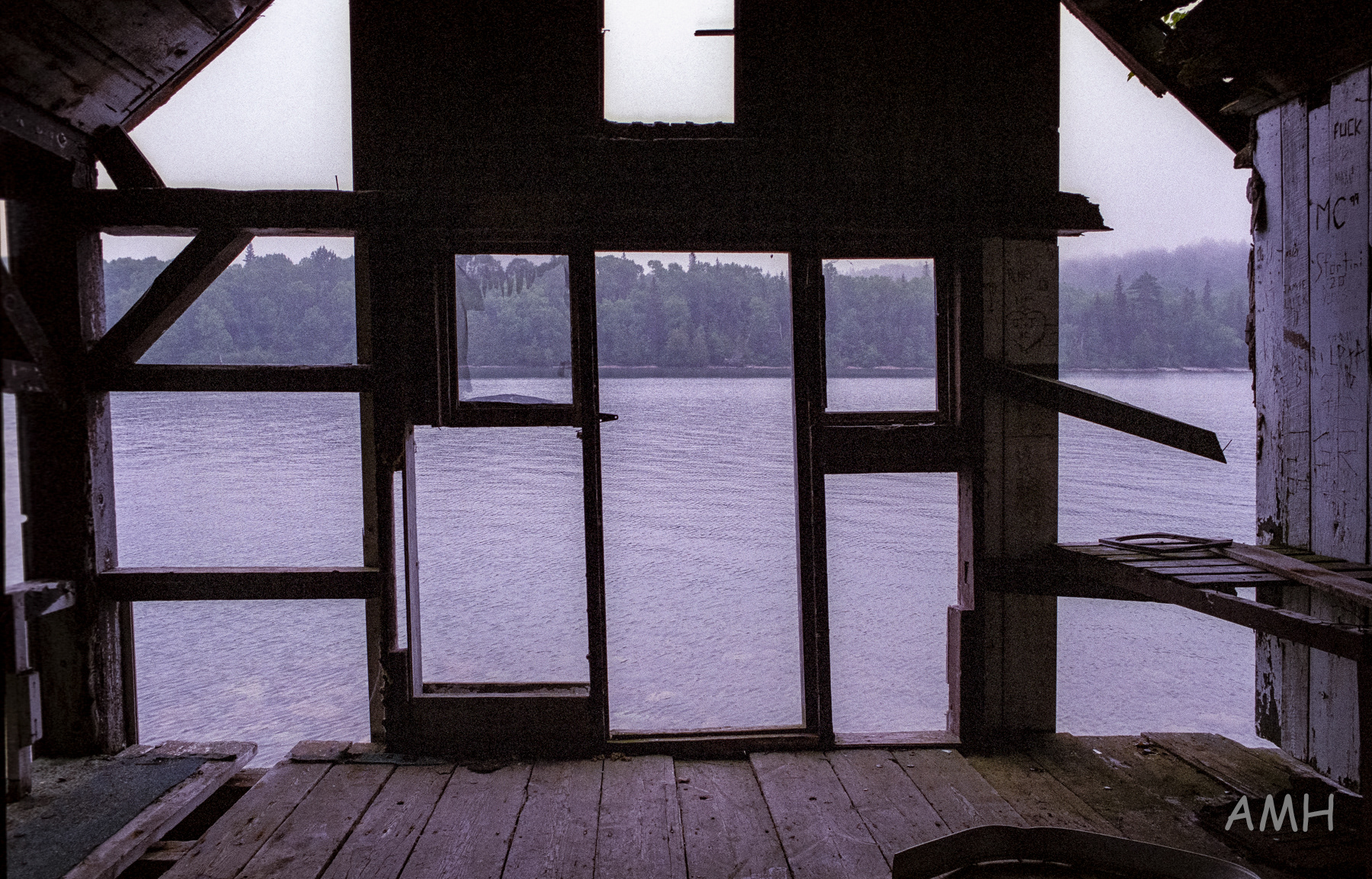 Nikon FE + 28mm Fuji Superia 400