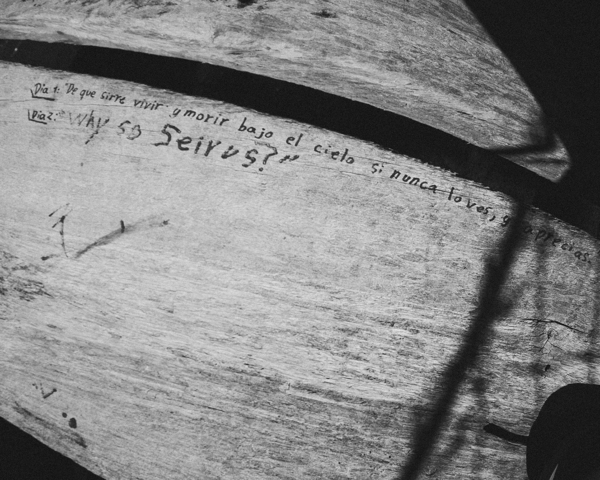 Guatemalan bridge graffiti really makes you think.