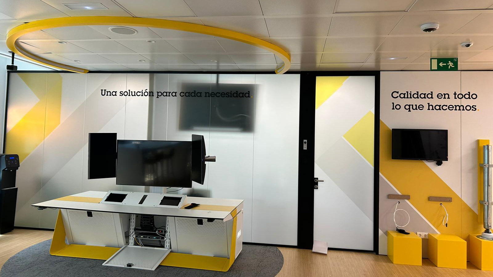 Decoración oficinas de AXIs en Madrid