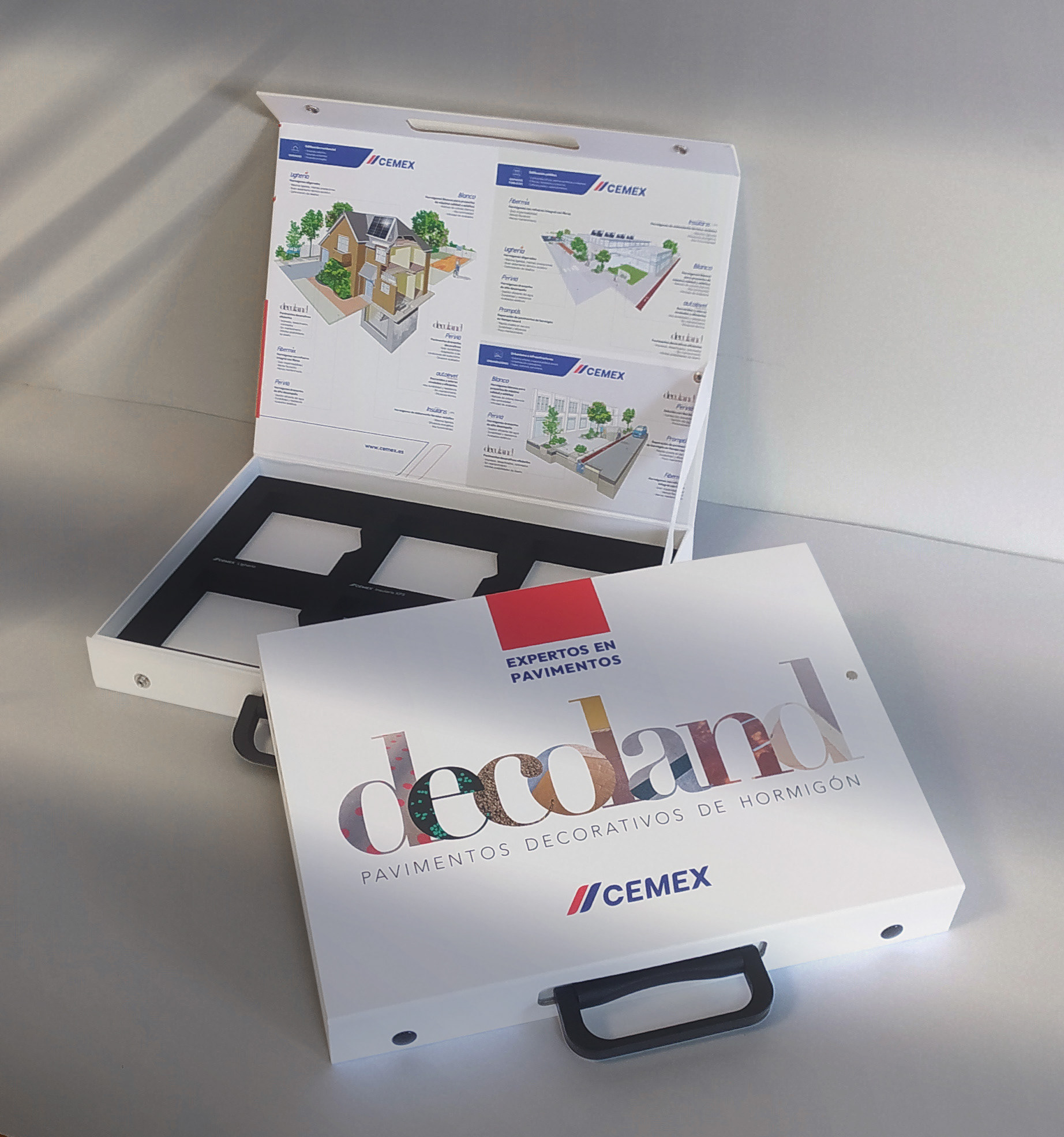 Maletín - logo y muestrario Decoland de CEMEX