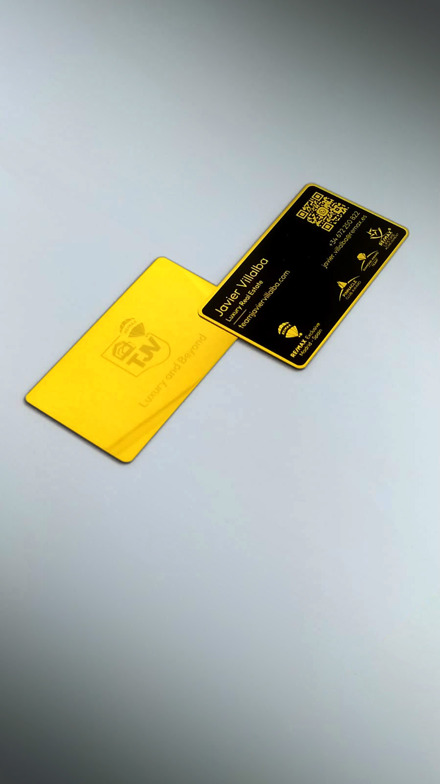 Tarjeta oro y negro de Team Javier Villalba